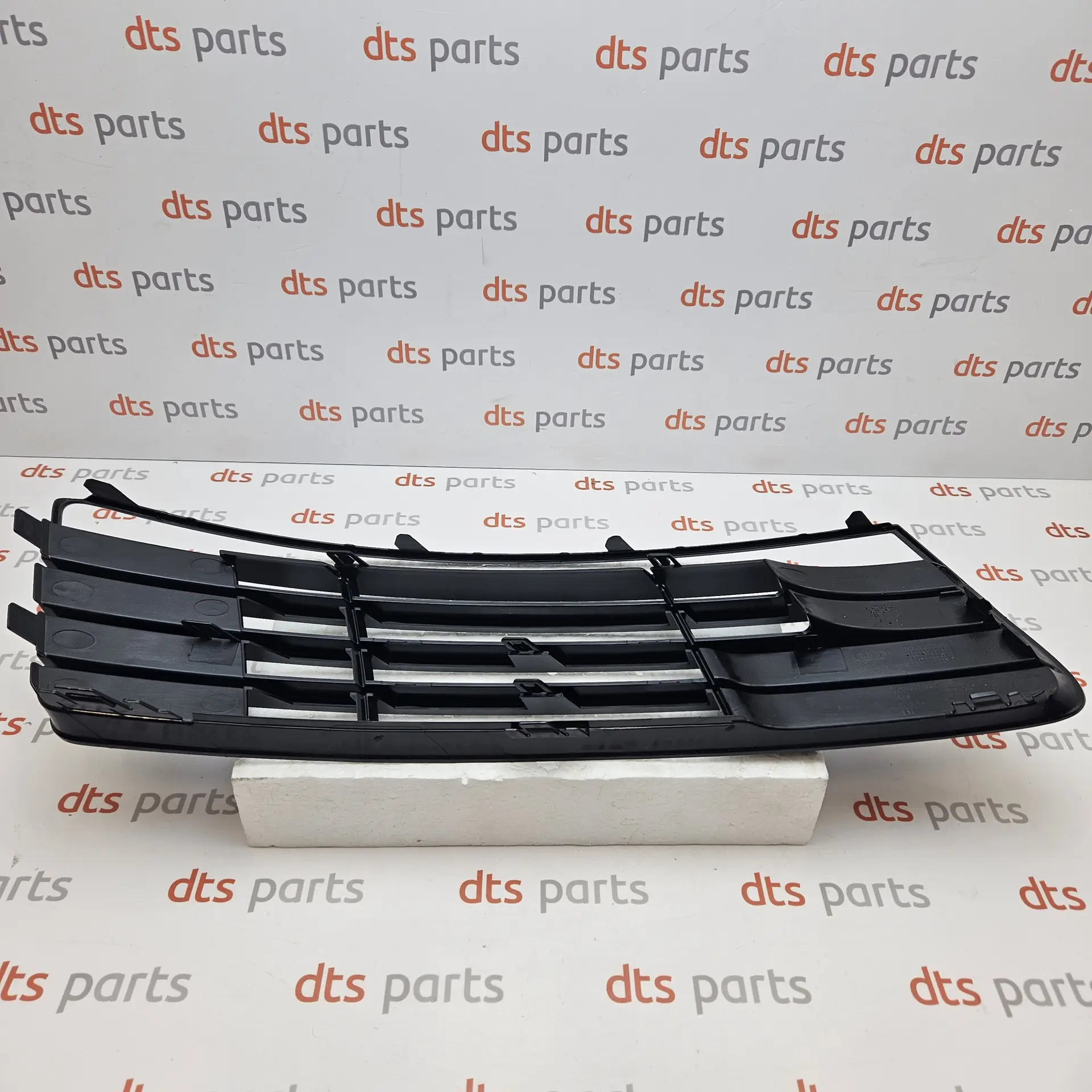 OEM Audi 4L080769701C – FRONT BUMPER UPPER LEFT AIR VENT GRILL