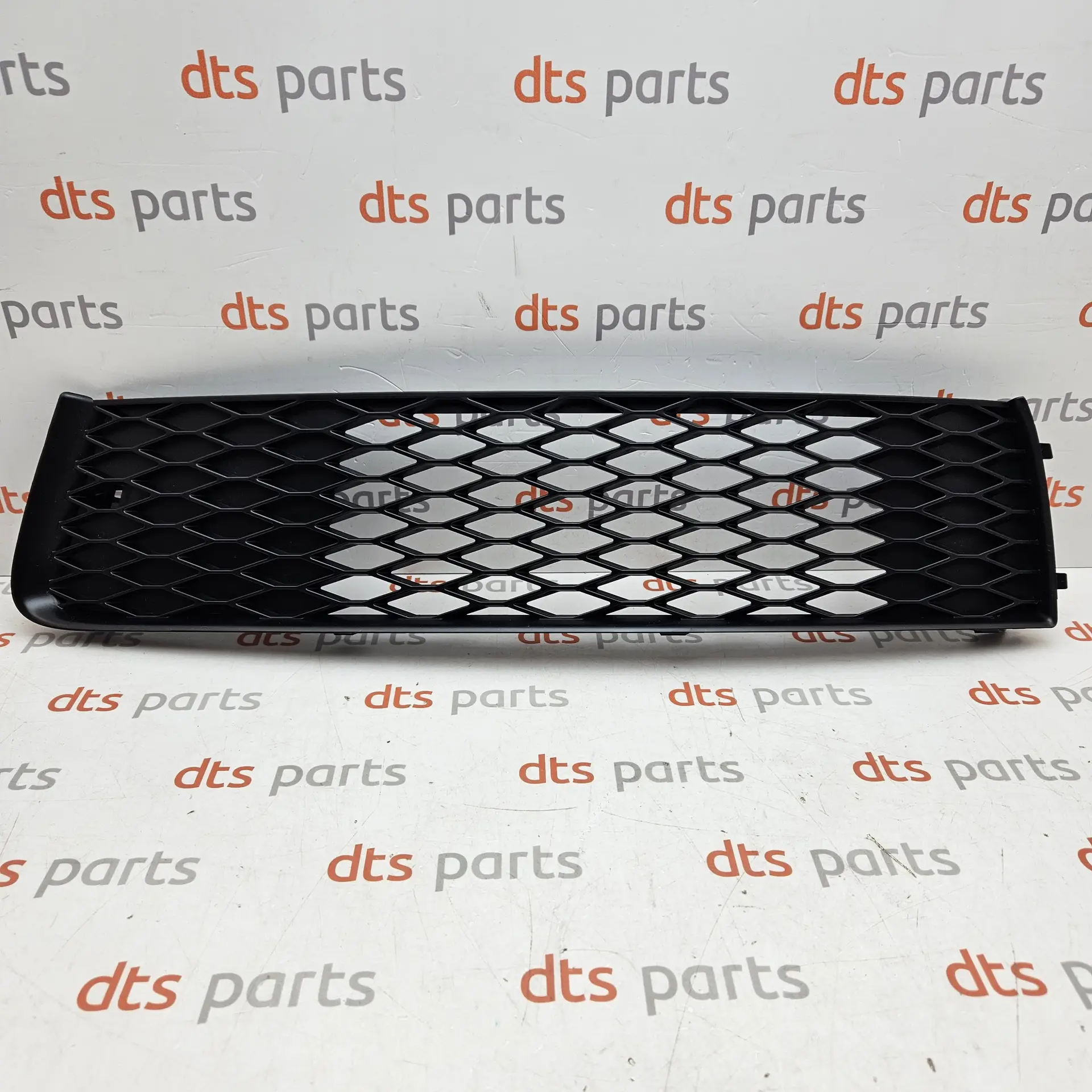 OEM Audi 4L0807697B01C – Left front bumper lower grille