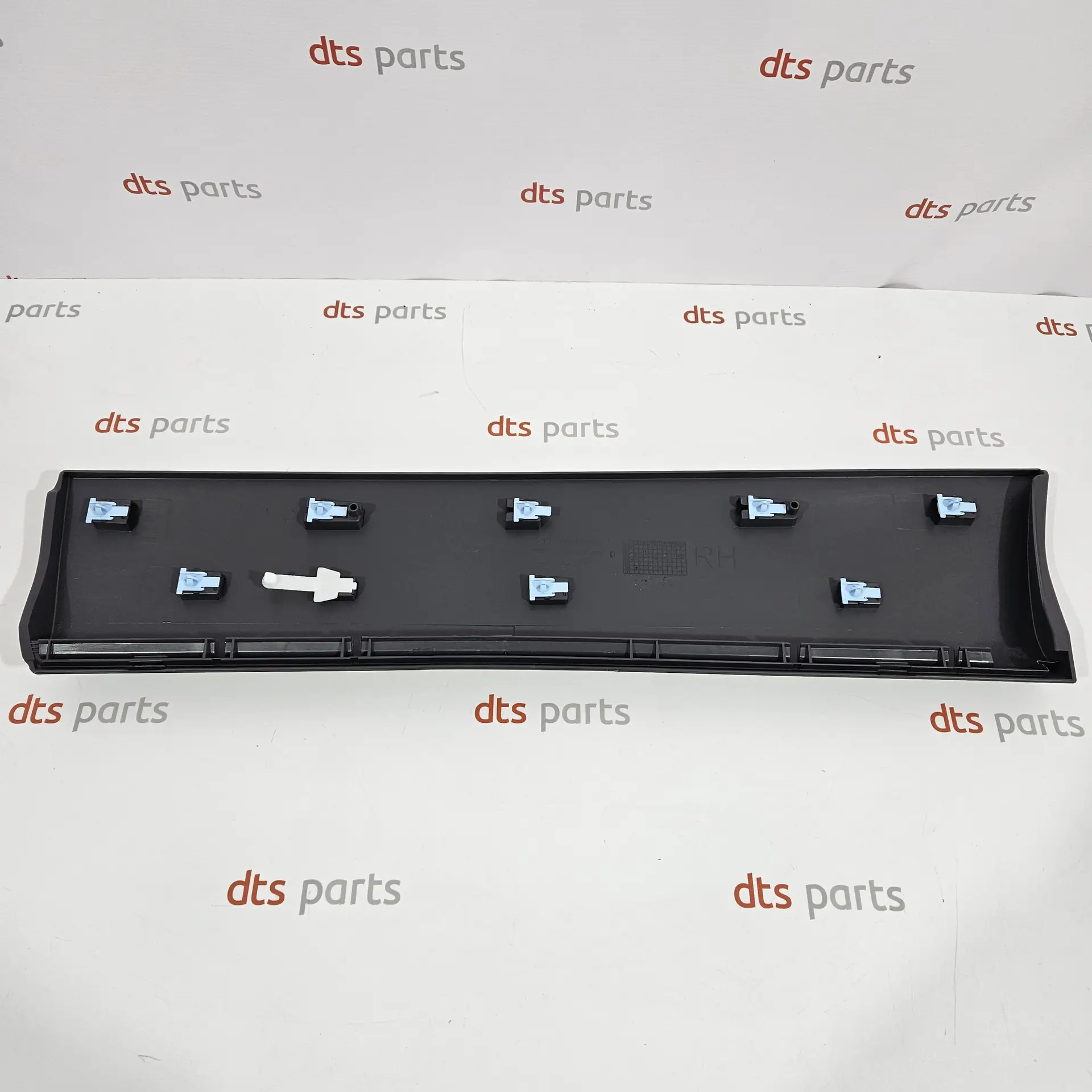 OEM VAG 4L0853970DV7W – Rear right door moulding