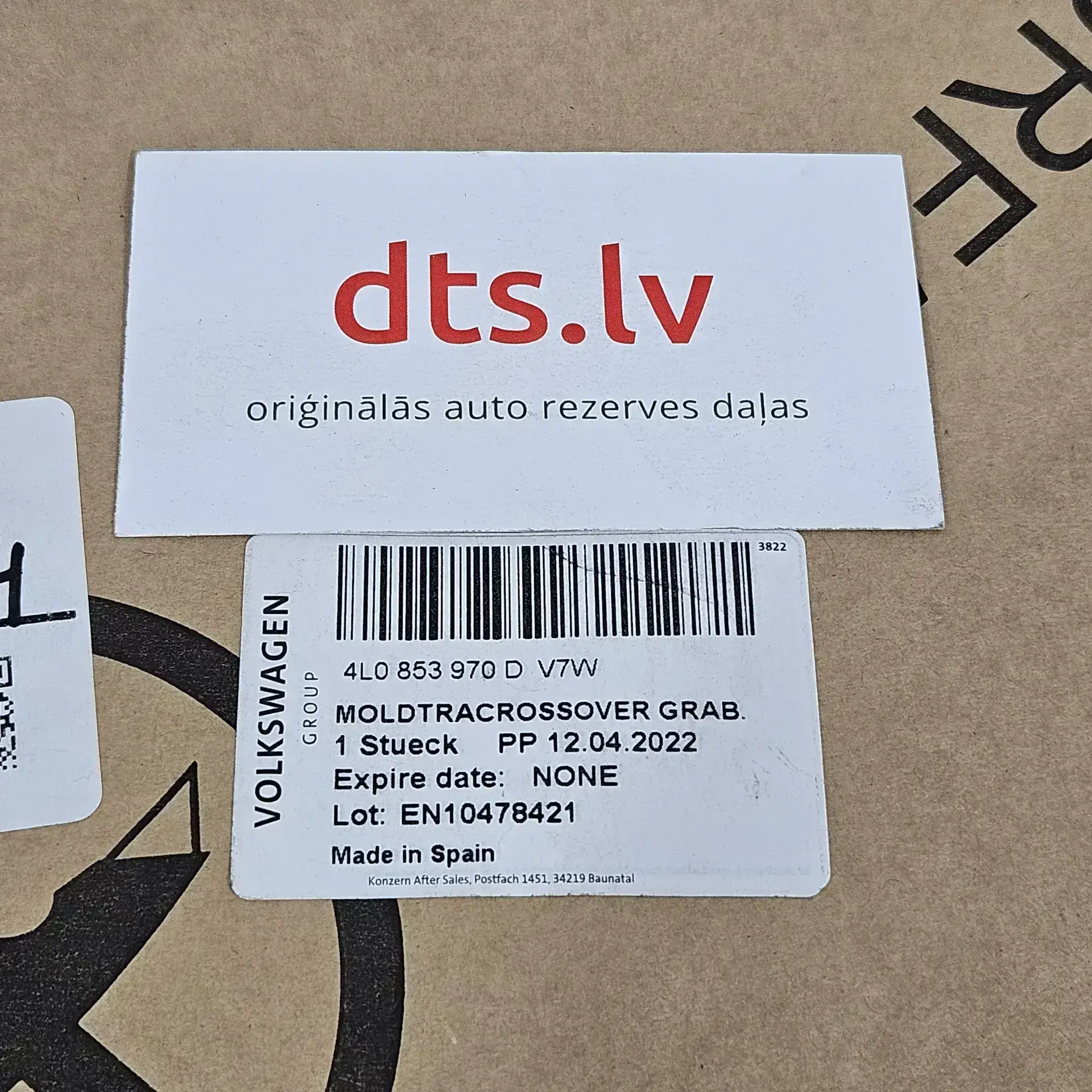 OEM VAG 4L0853970DV7W – Rear right door moulding