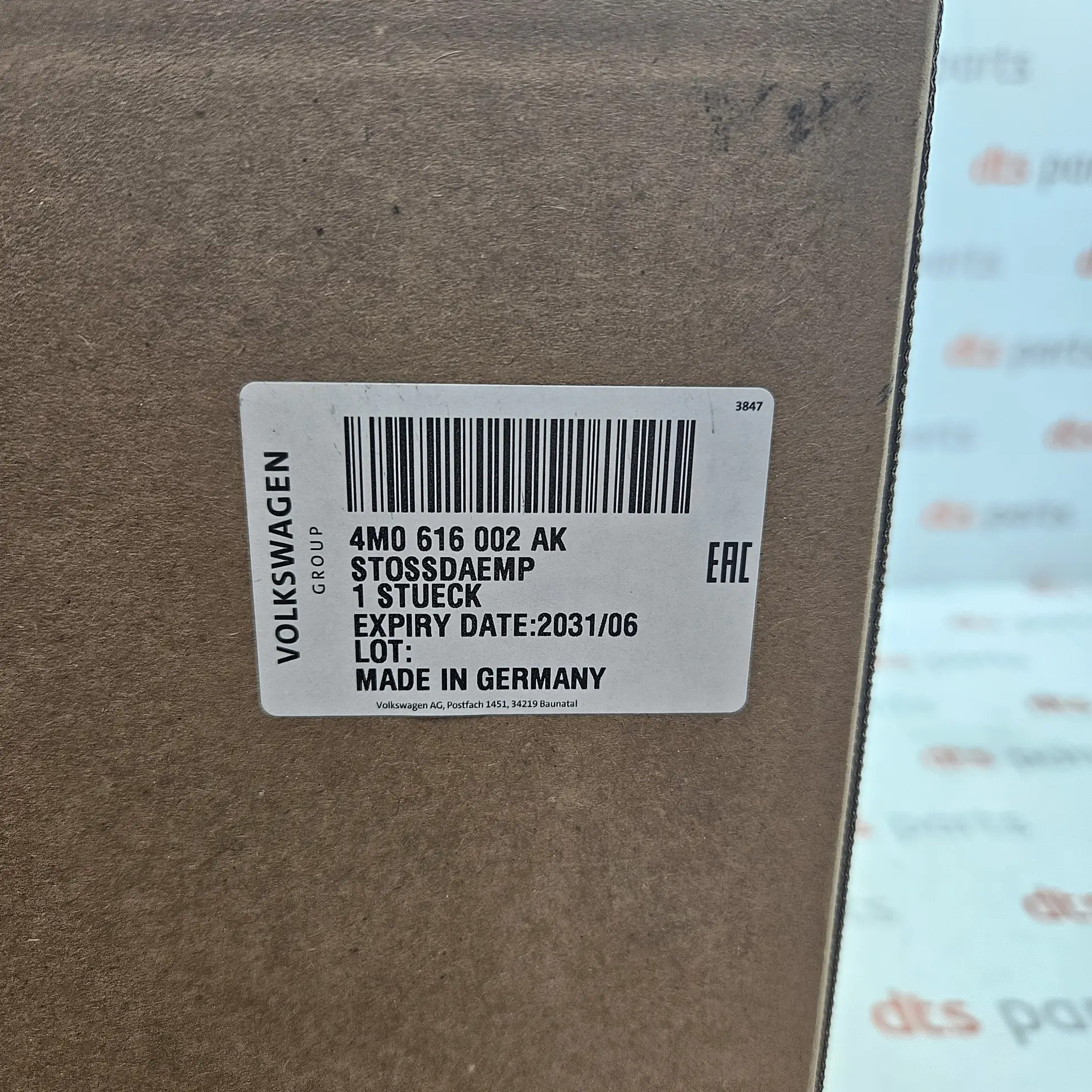 OEM VAG 4M0616002AK – Air suspension compressor pump with control valve block assembly