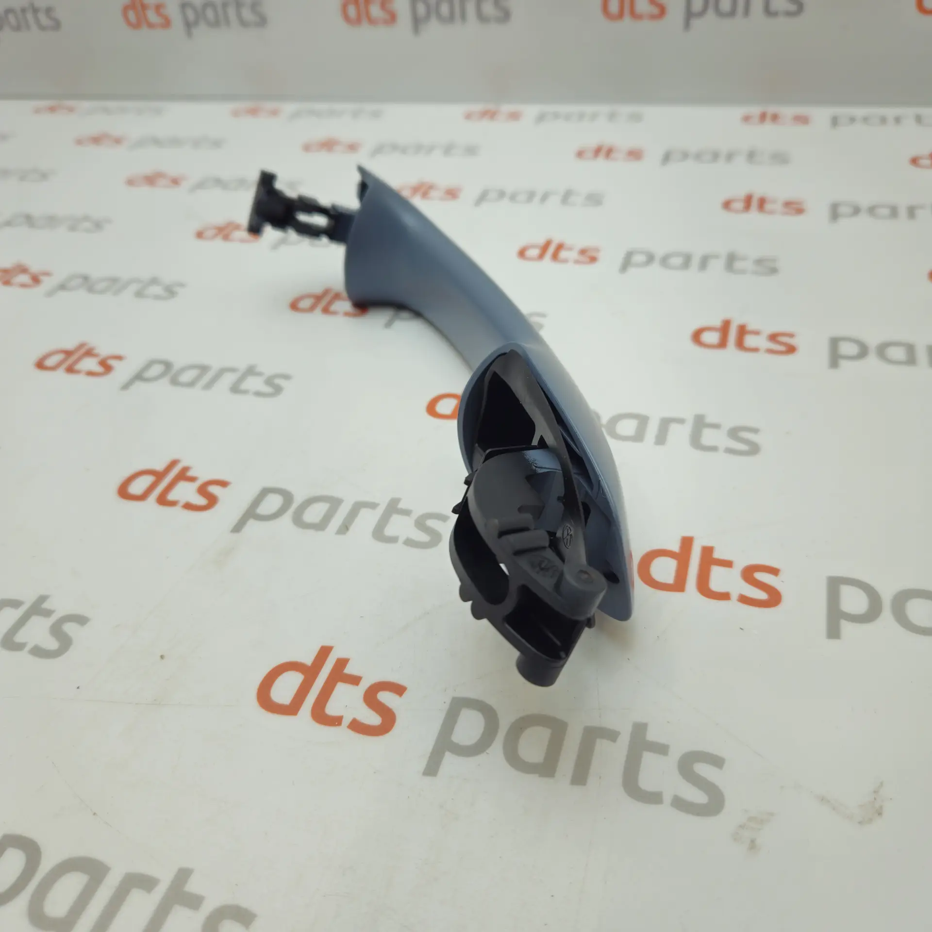 OEM VAG 510837206JGRU – Front right door exterior handle