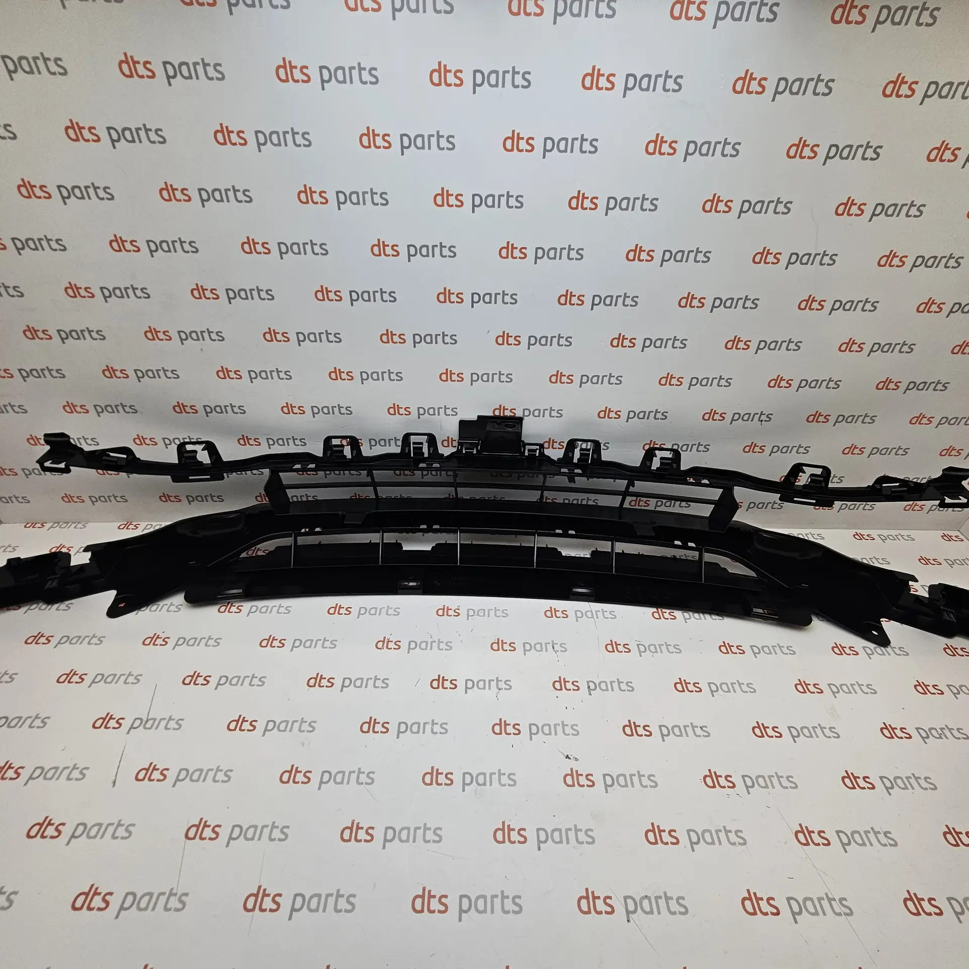 OEM BMW 51117294657 – Front bumper center air intake