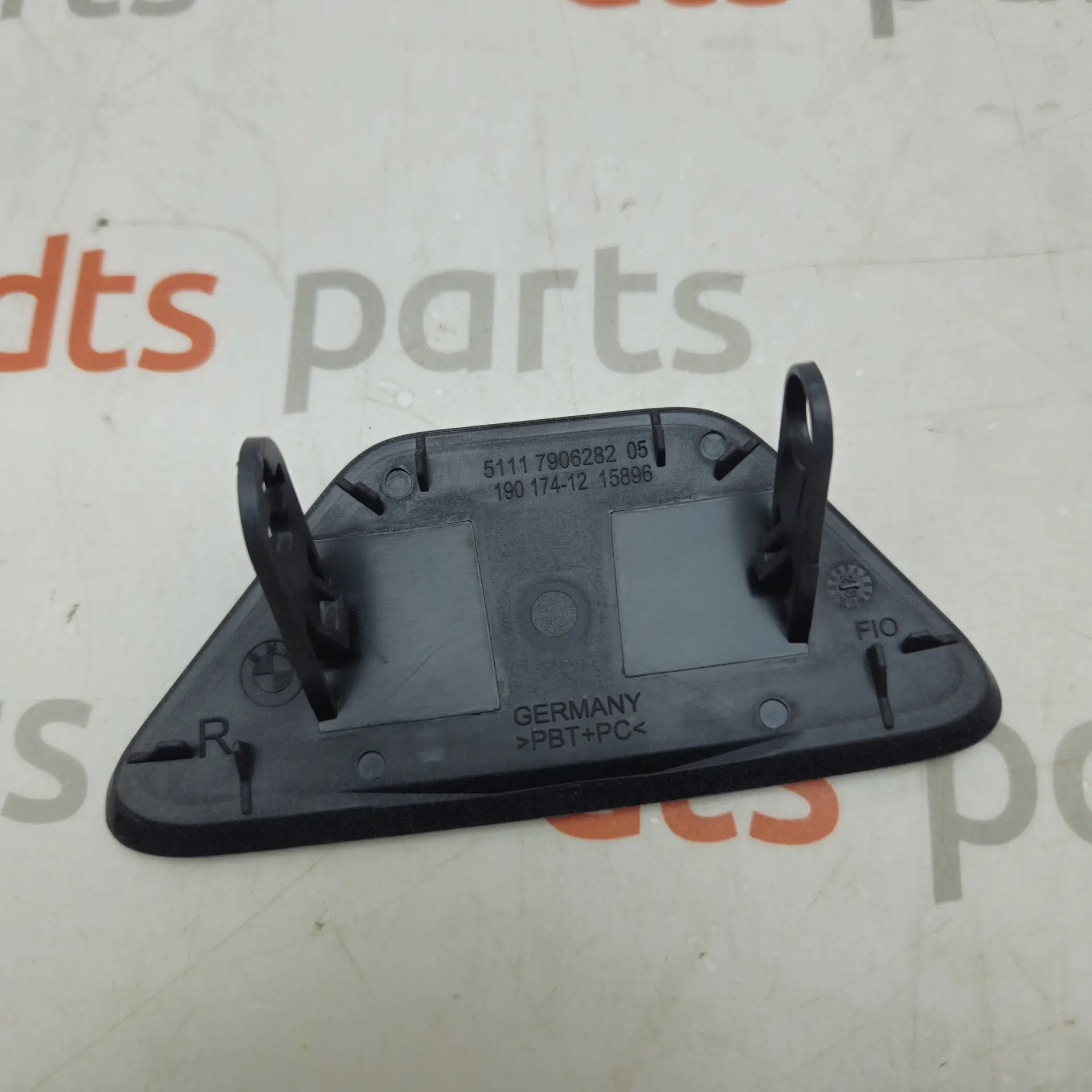 OEM BMW 51118048680 – Front right headlight washer cover