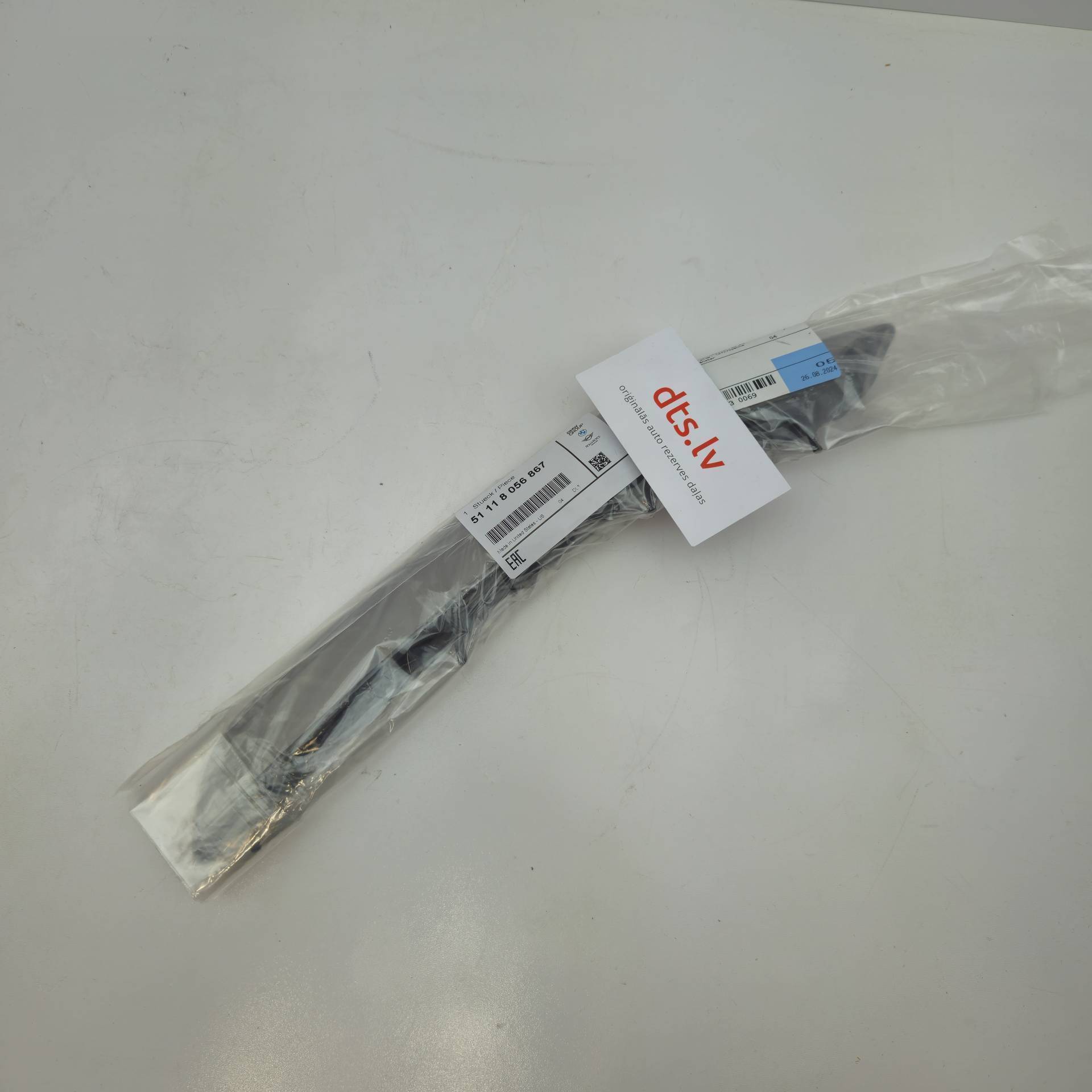 OEM BMW 51118056867 – Front, left grille trim