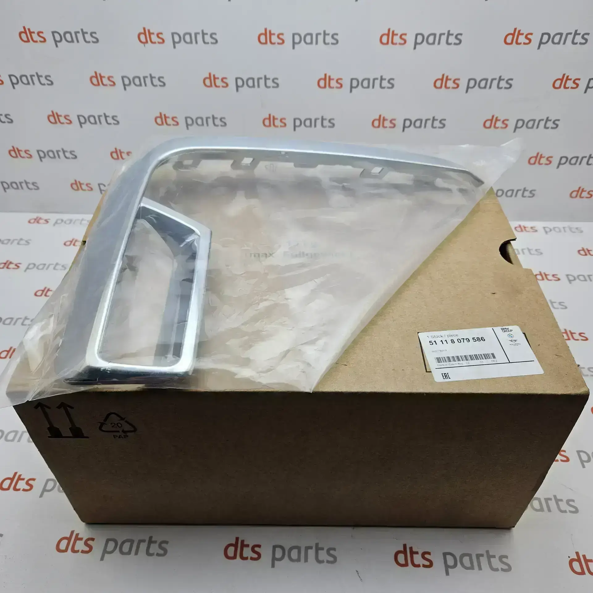 OEM BMW 51118079586 – Front right fog light trim (Chrome)