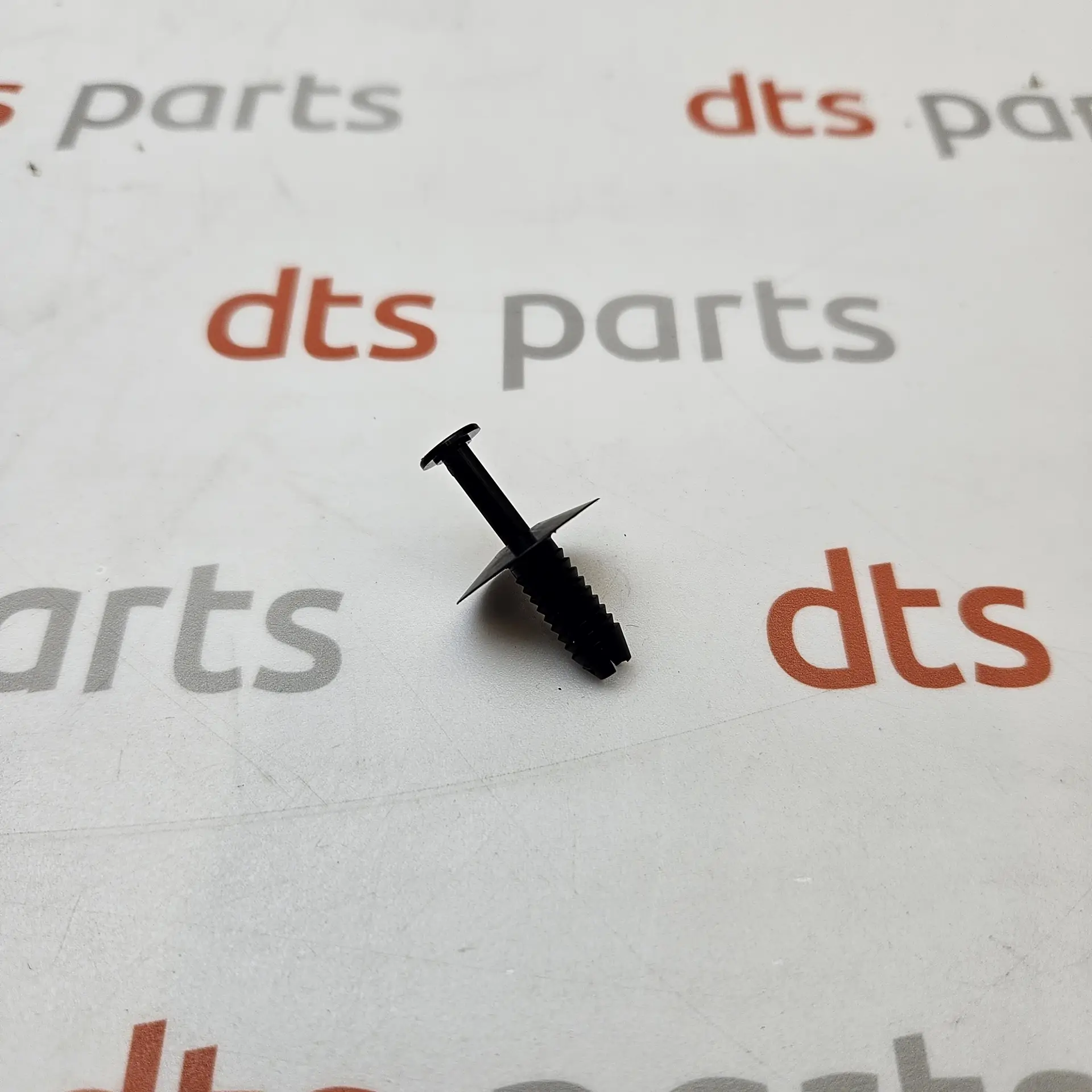 OEM BMW 51118174185 – clip