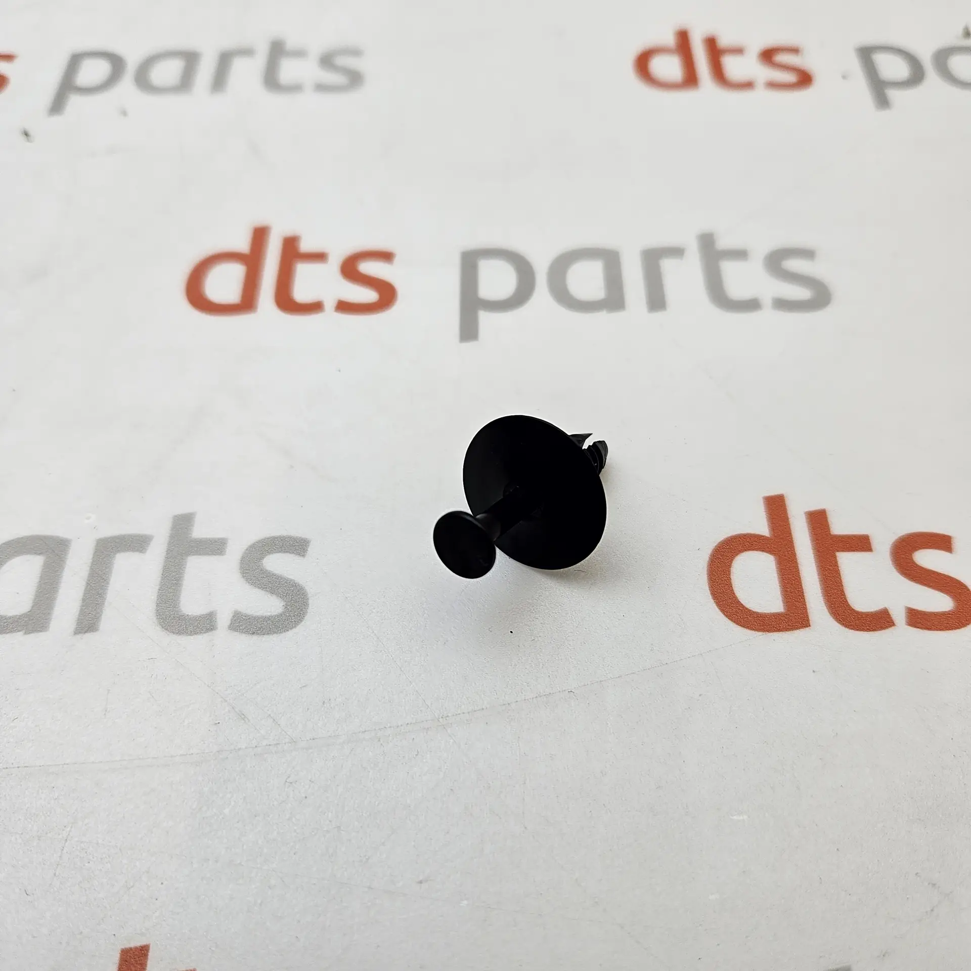 OEM BMW 51118174185 – clip
