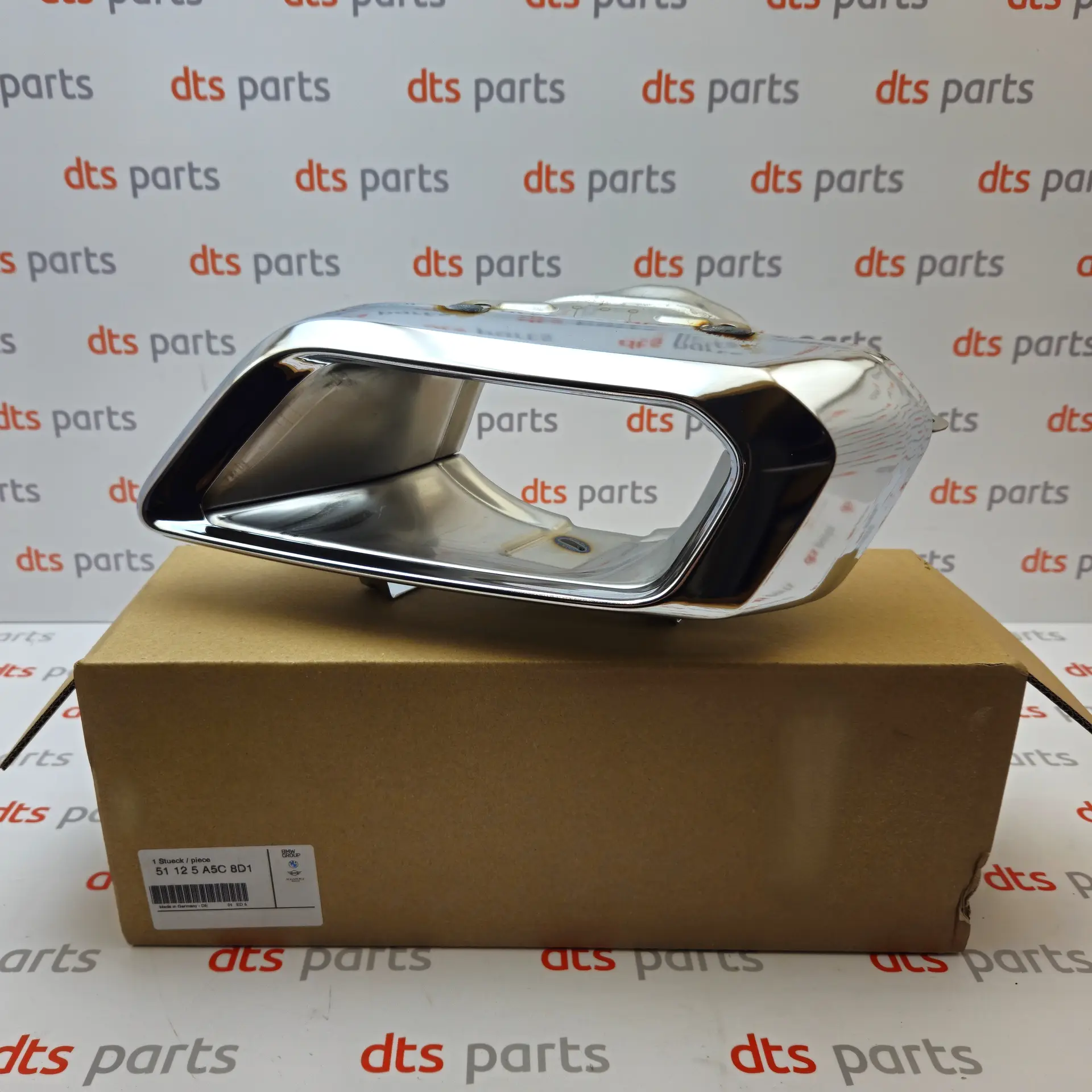 OEM BMW 51125A5C8D1 – Rear left tailpipe trim
