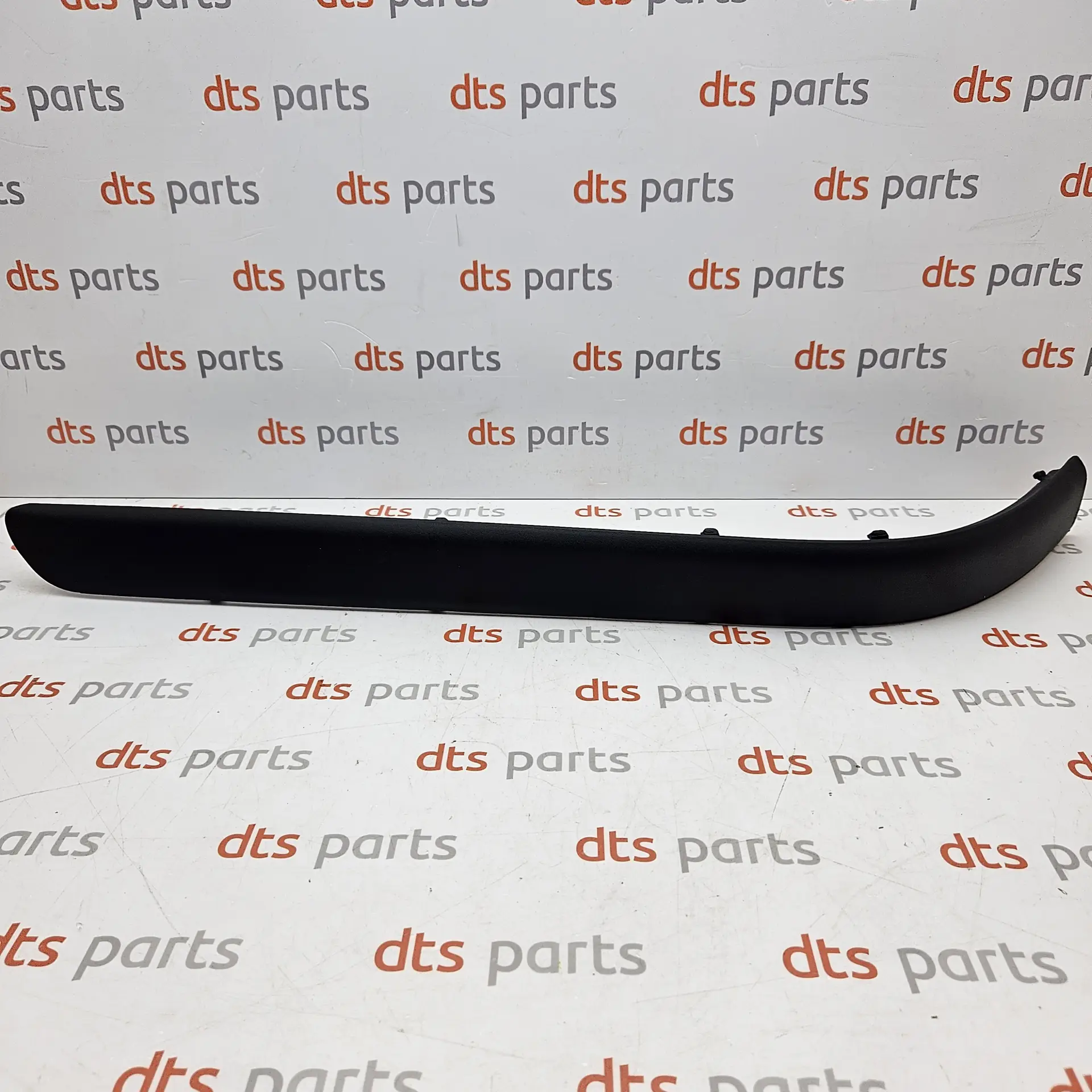 OEM BMW 51128227575 – Protective rubber strip. left rear bumper