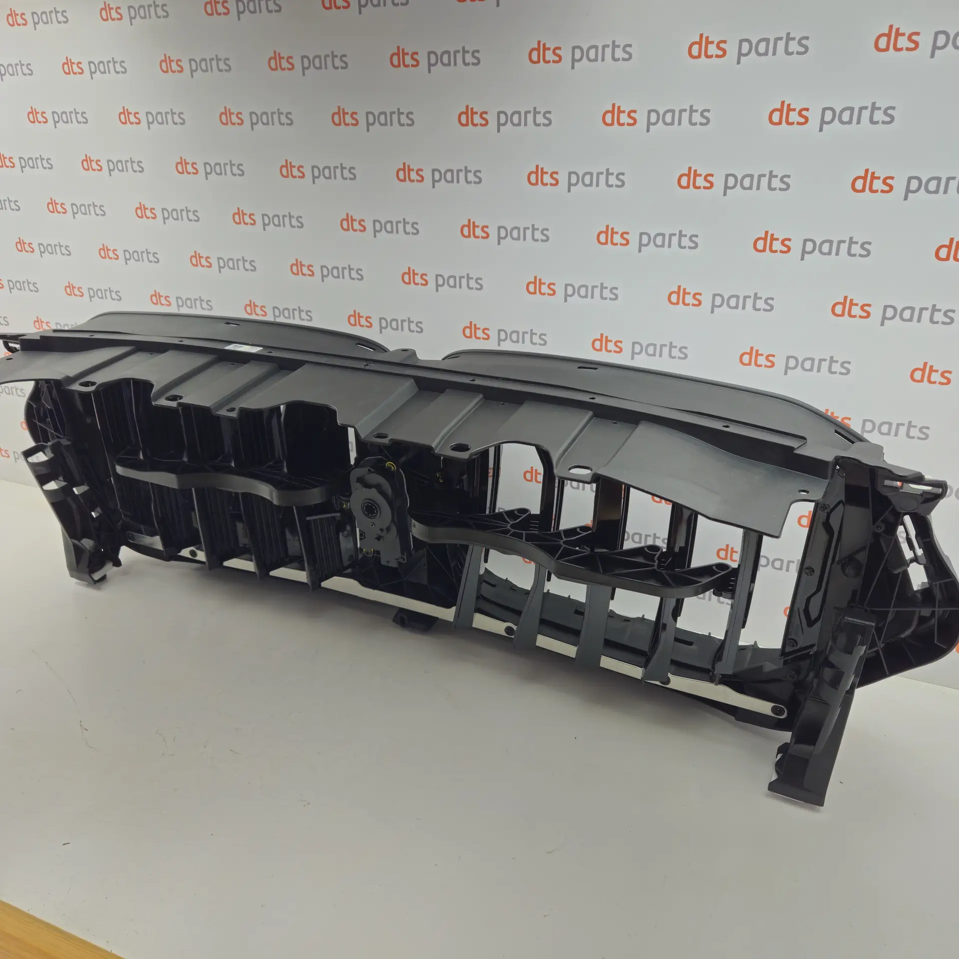 OEM BMW 51135A29C23 – Upper air guide with flap control