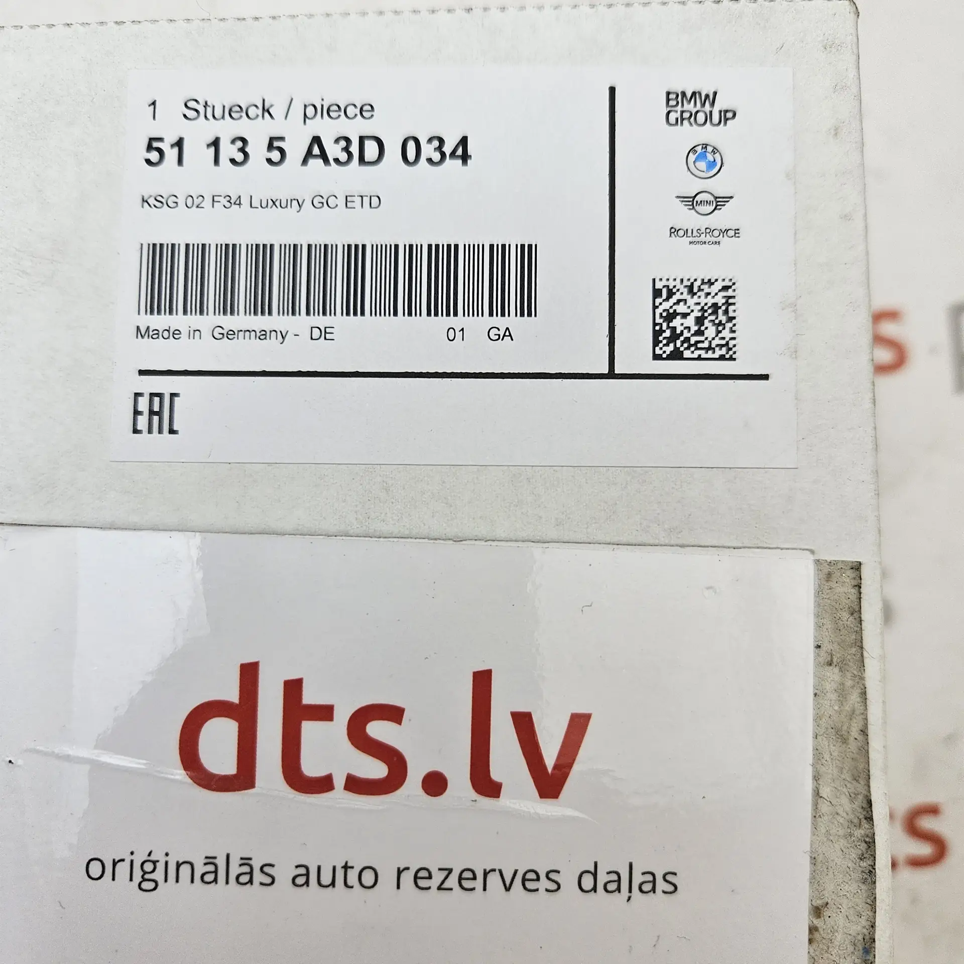 OEM BMW 51135A3D034 – Front kidney radiator grille