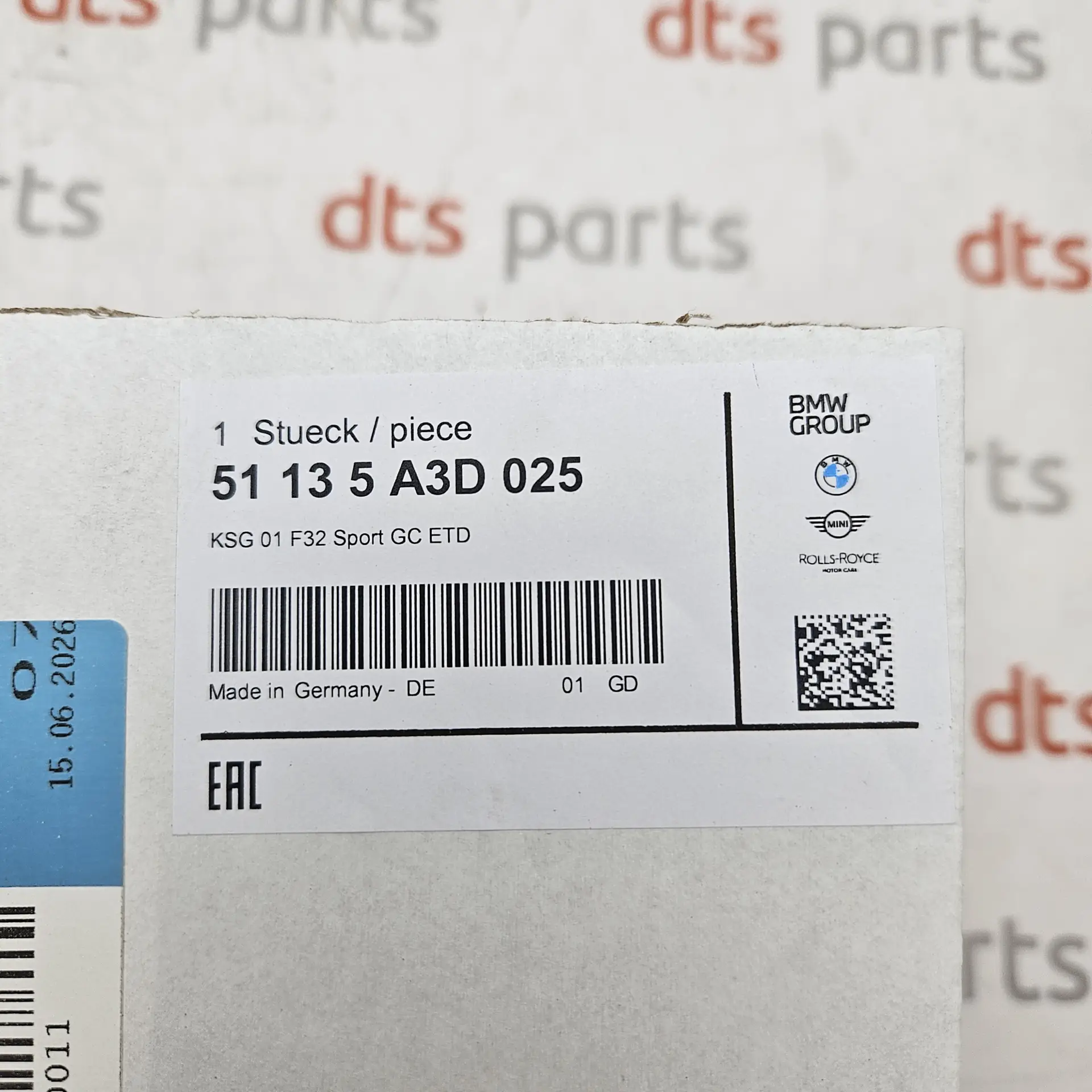OEM BMW 51135A5D025 – Sport front kidney grille