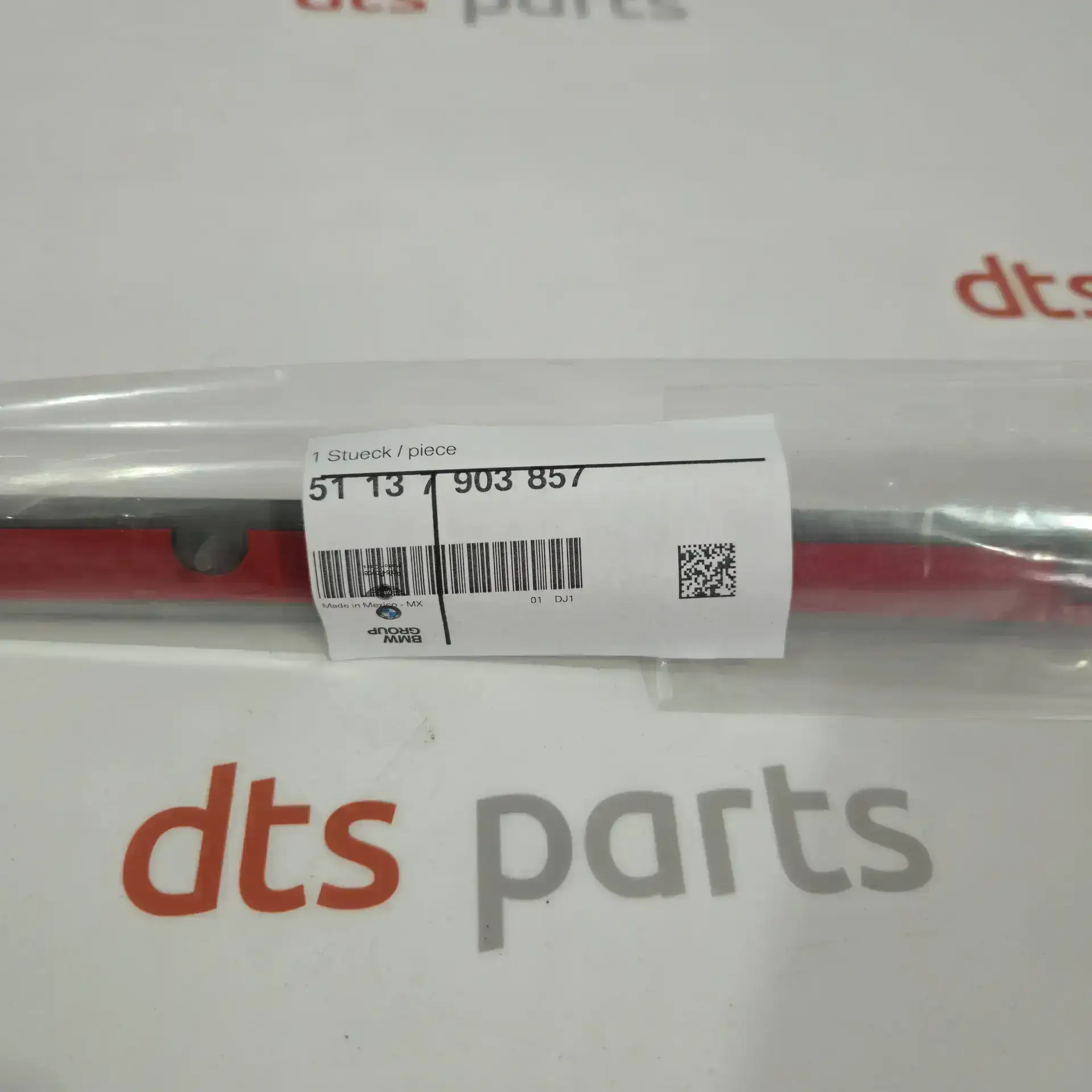 OEM BMW 51137903857 – Front left door moulding