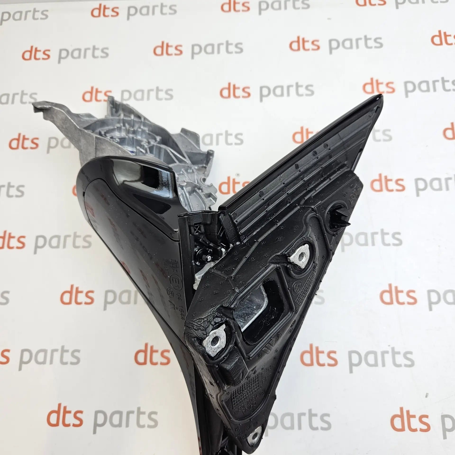 OEM BMW 51165A841A1 – Left exterior rearview mirror housing structure
