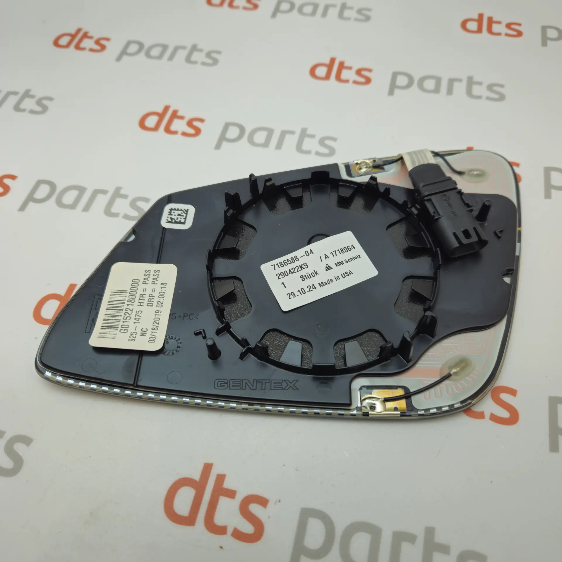 OEM BMW 51167186588 – Right rear view mirror glass