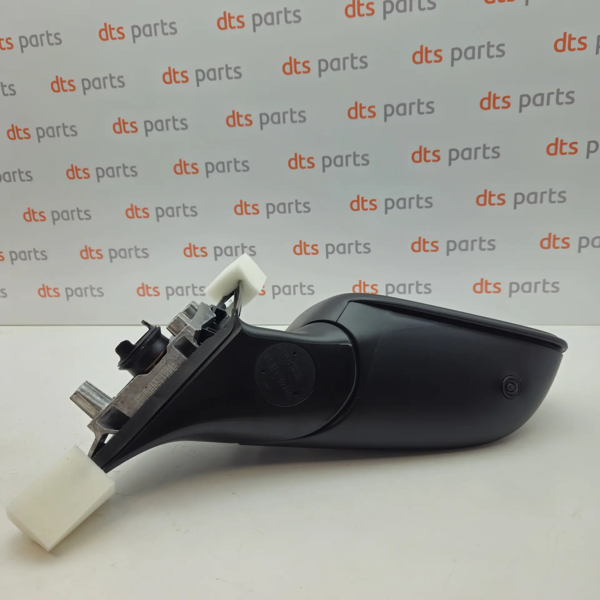 OEM BMW 51167245184 – Right, rear view mirror housing