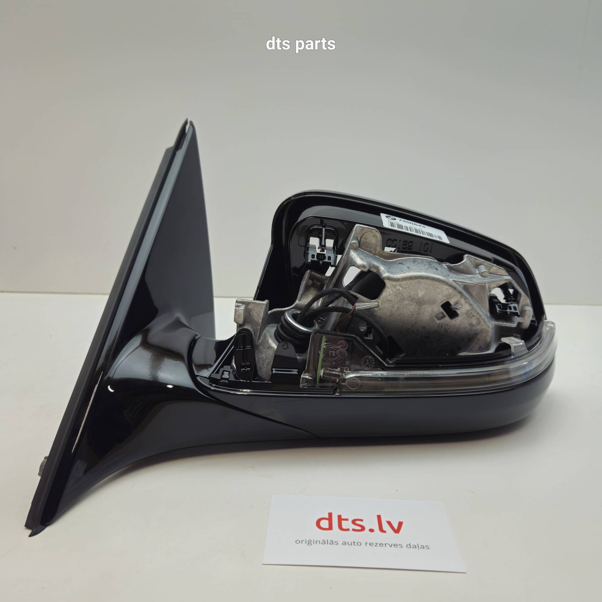 OEM BMW 51167350643 – Left exterior mirror (shadow line)