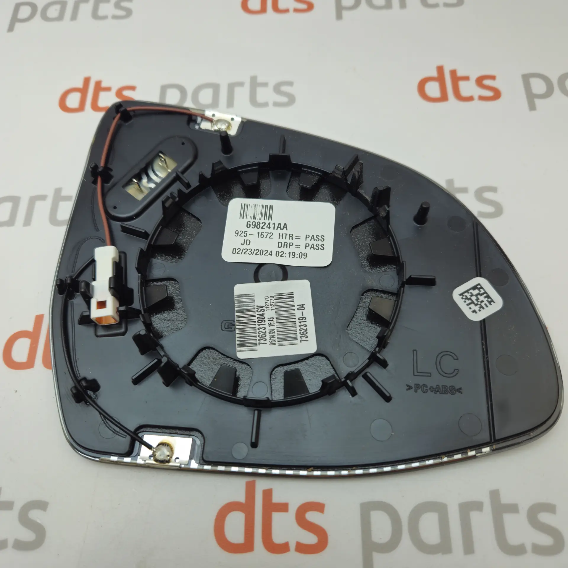 OEM BMW 51167362319 – Left rear view mirror glass