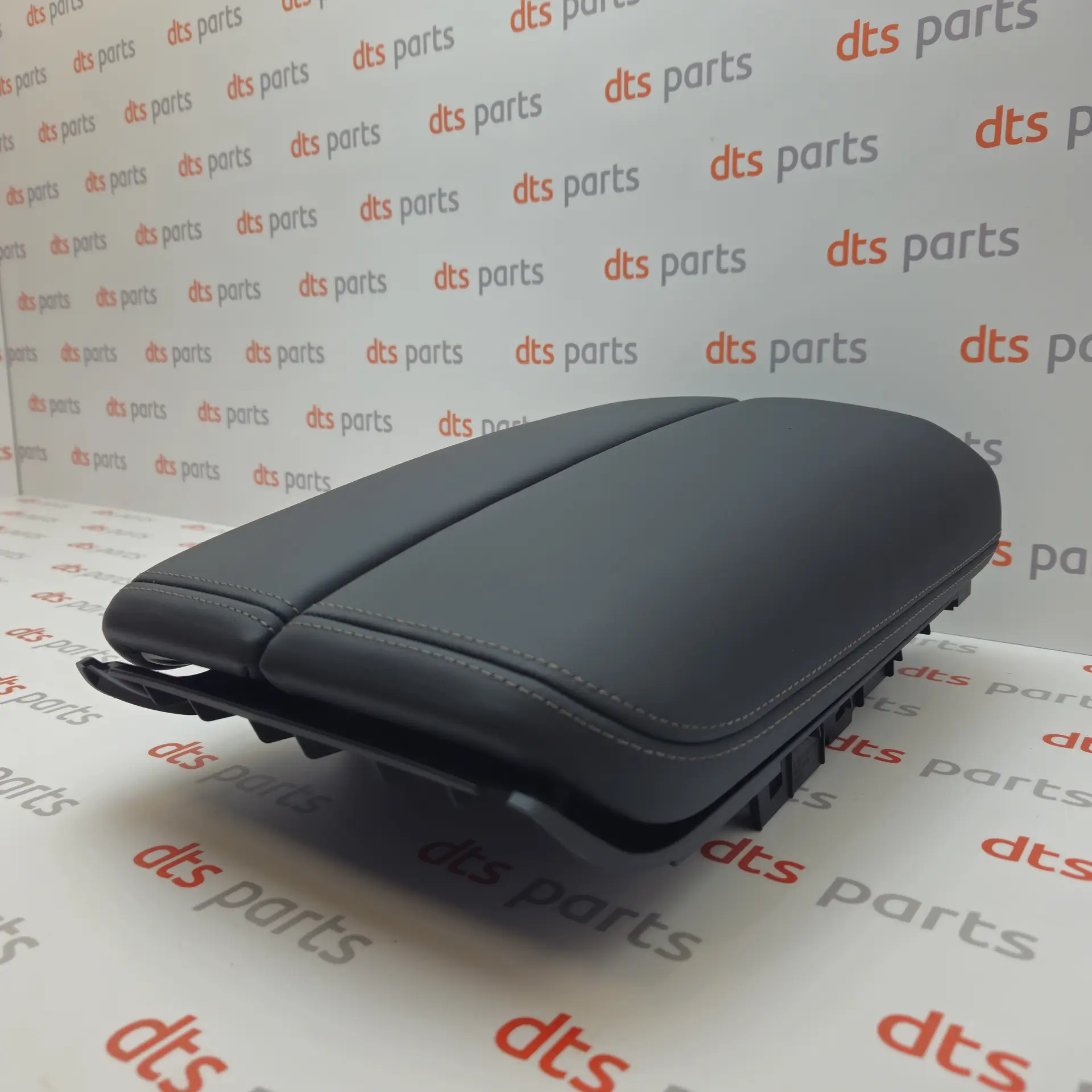 OEM BMW 51169399814 – Armrest center console heated