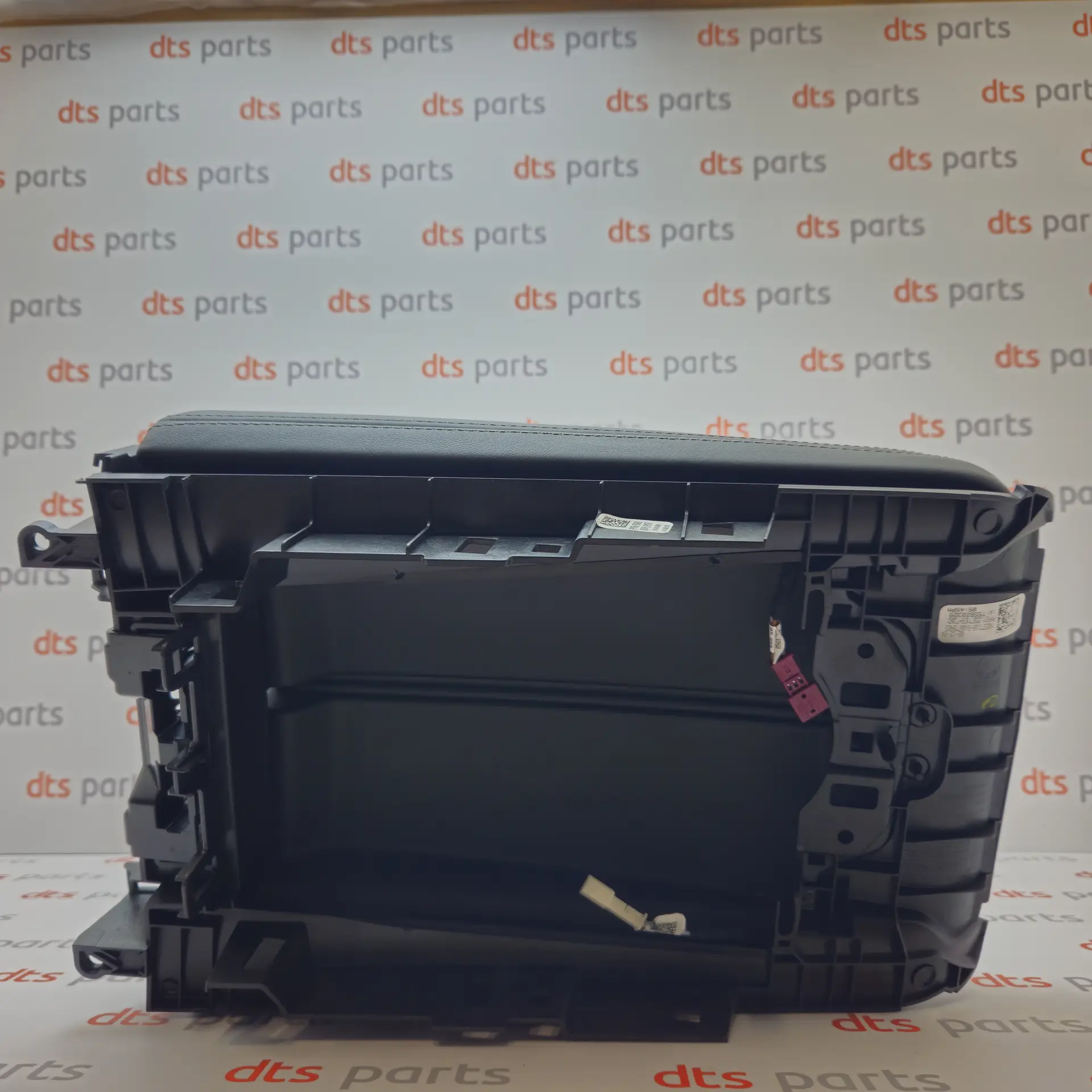 OEM BMW 51169399814 – Armrest center console heated