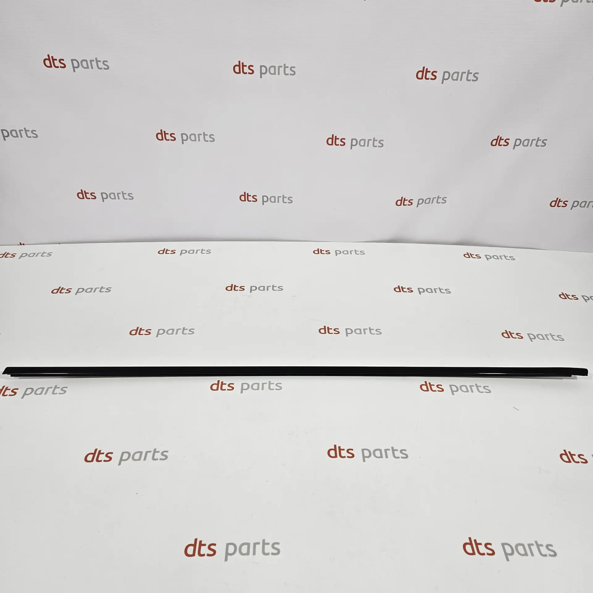 OEM BMW 51227897665 – Rear door glass trim molding GLANZSCHWARZ
