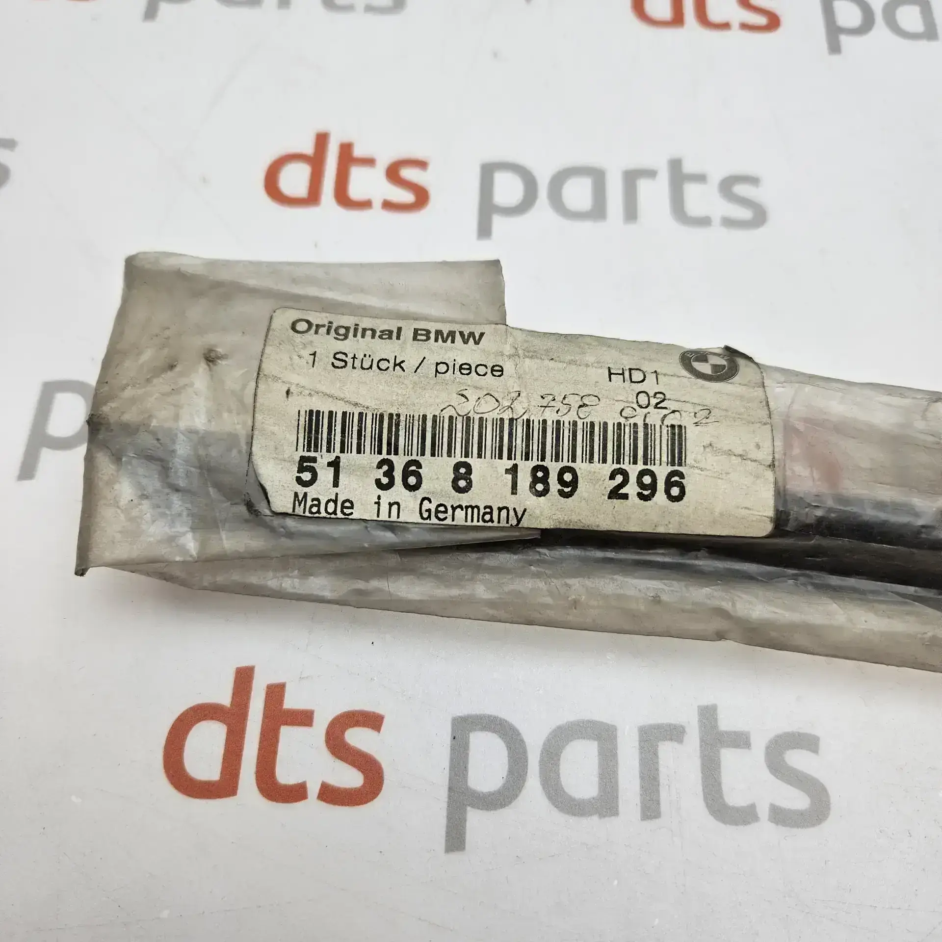 OEM BMW 51368189296 – Right rear moulding