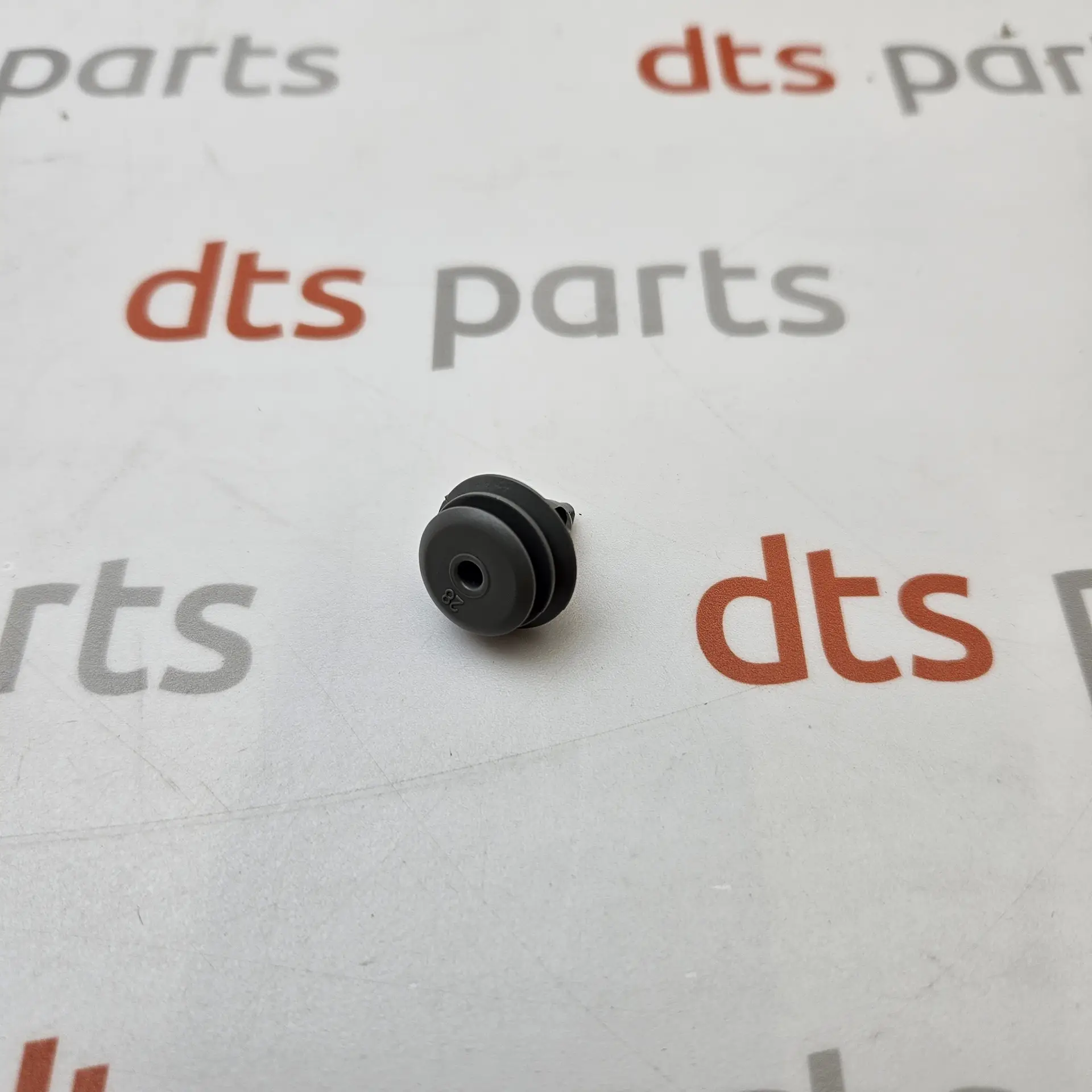 OEM BMW 51418224781 – Clip