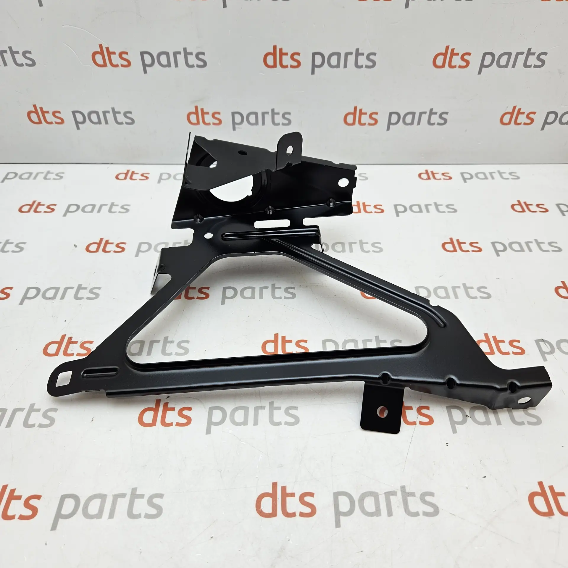 OEM BMW 51647200794 – Right radiator outer support