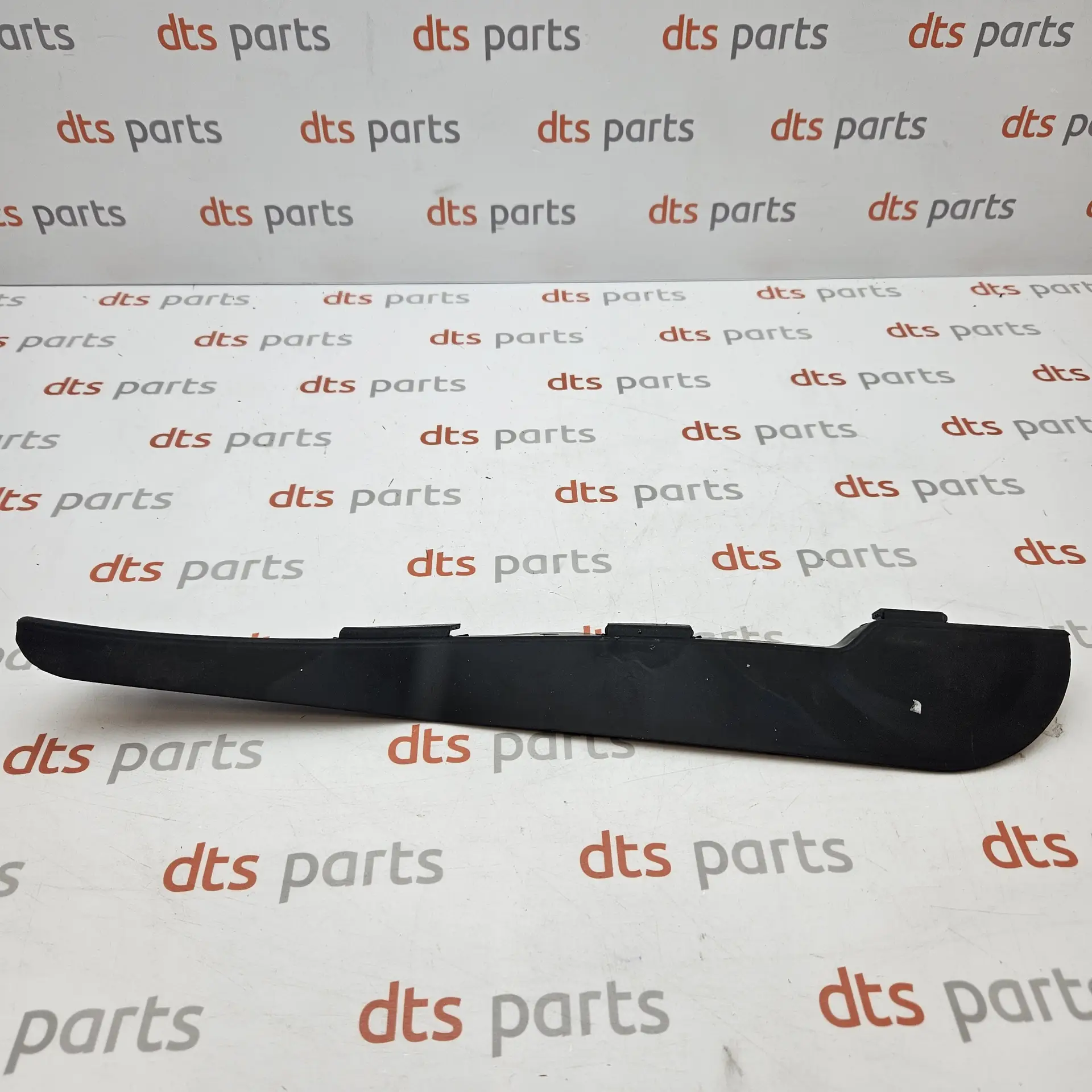 OEM BMW 51717027446 – Rear right deflector lip