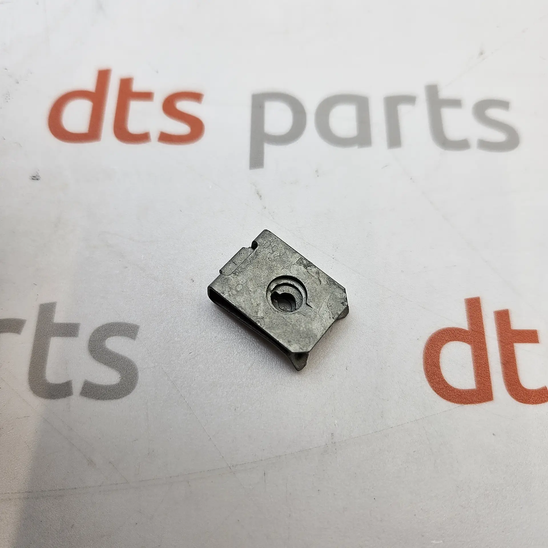 OEM BMW 51717065773 – C-Clip Nut