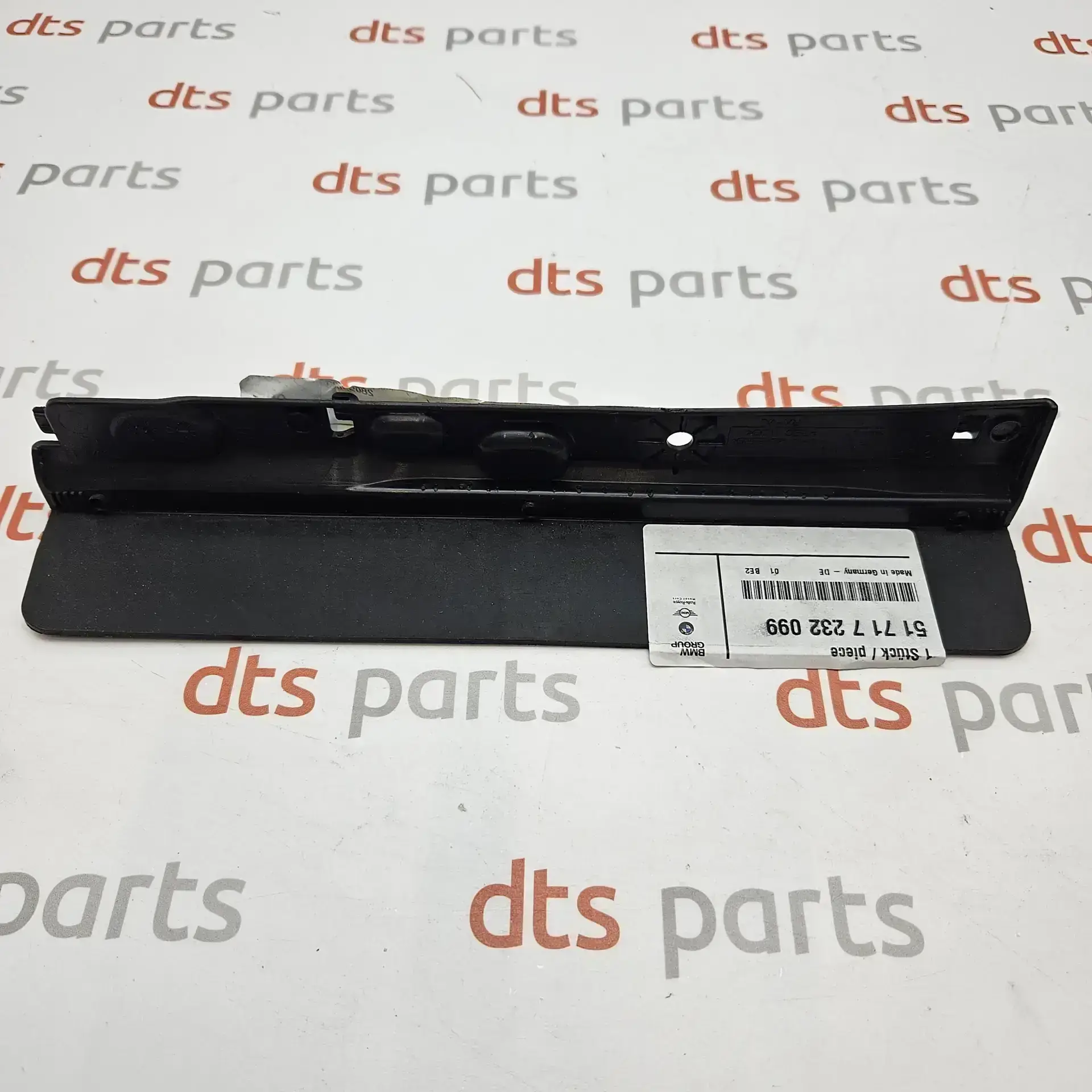 OEM BMW 51717232099 – Left deflector lip