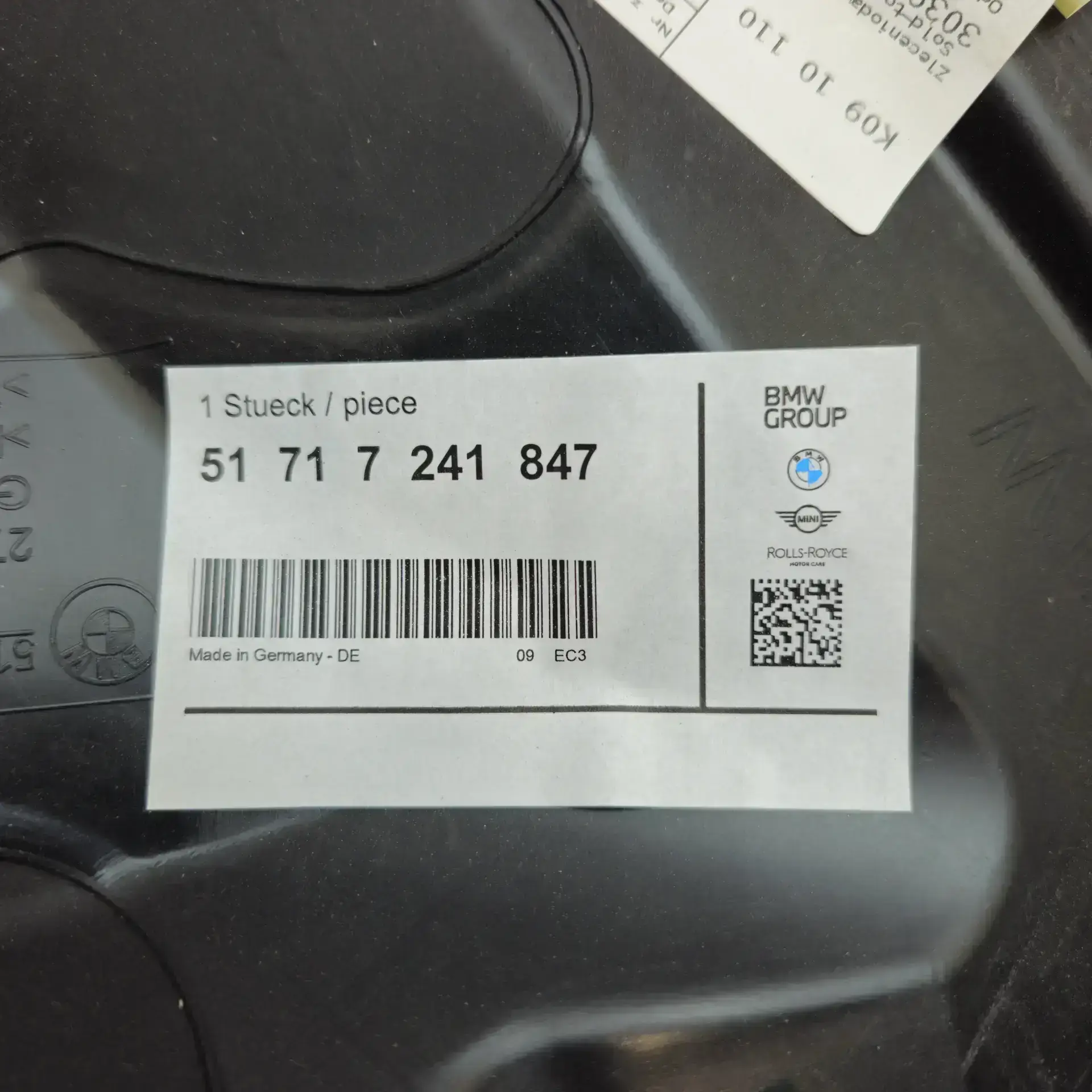 OEM BMW 51717241847 – Deflector lip,left