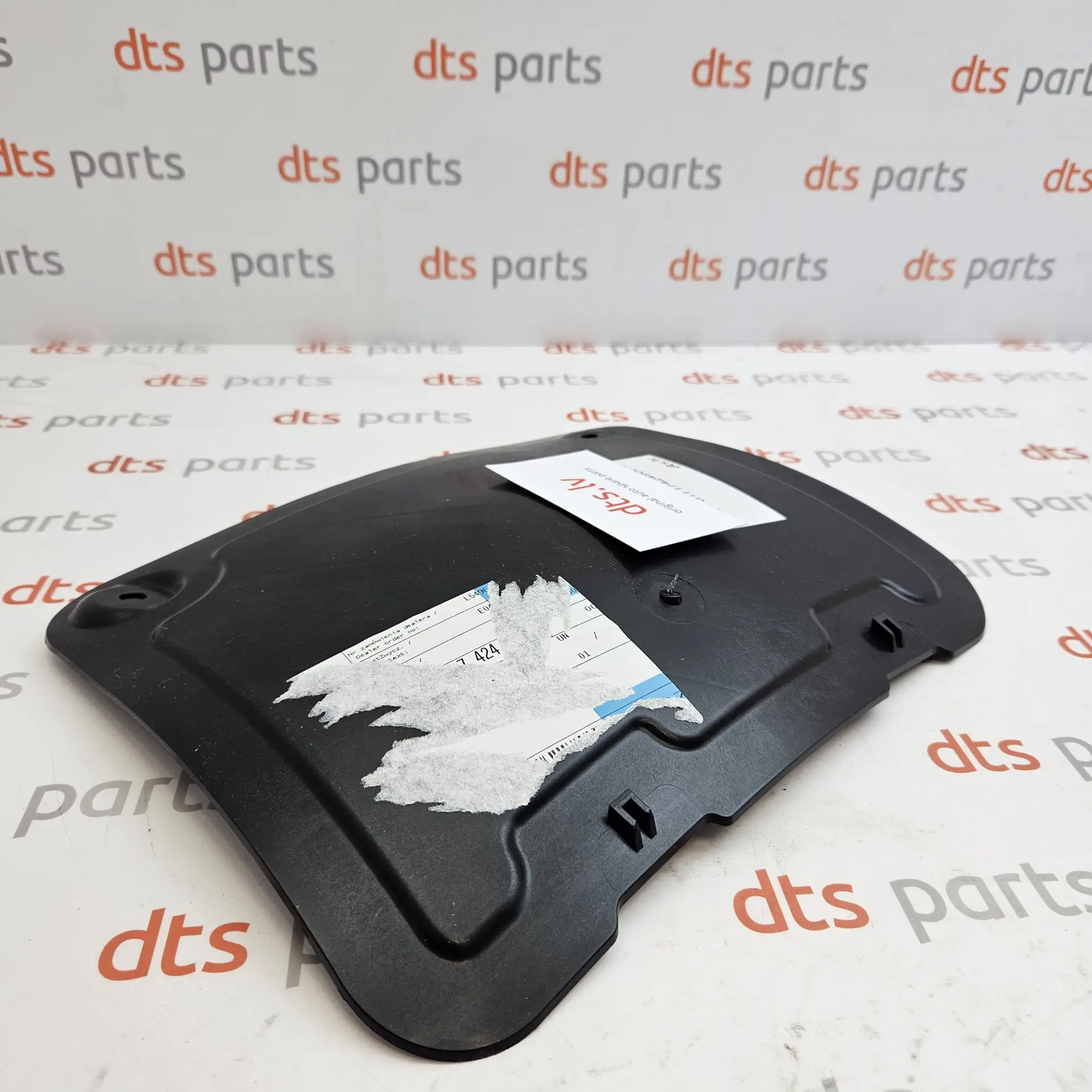 OEM BMW 51717424900 – Front oil cooler access cover door left-hand side