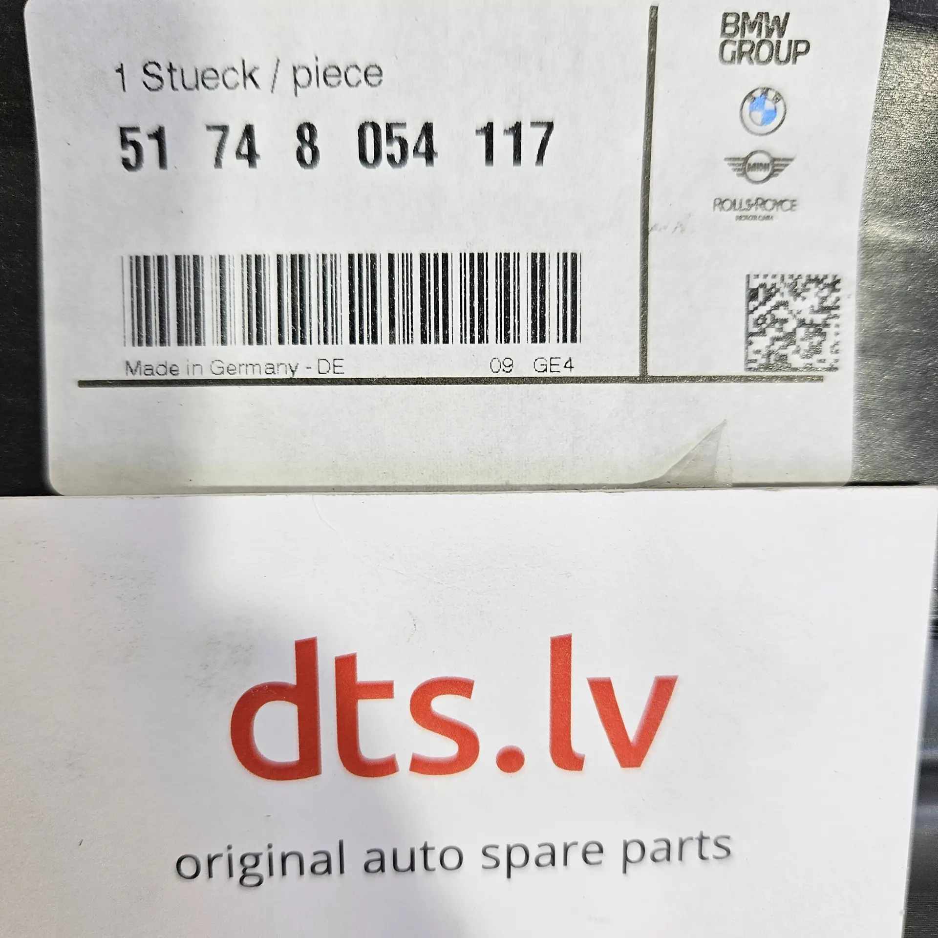 OEM BMW 51748054117 – Front radiator air guide shroud duct assembly