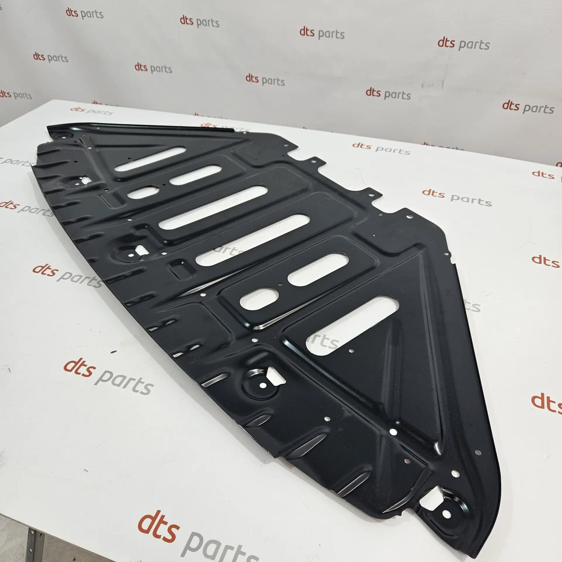 OEM BMW 51752993605 – Front lower bumper pedestrian protection reinforcement beam