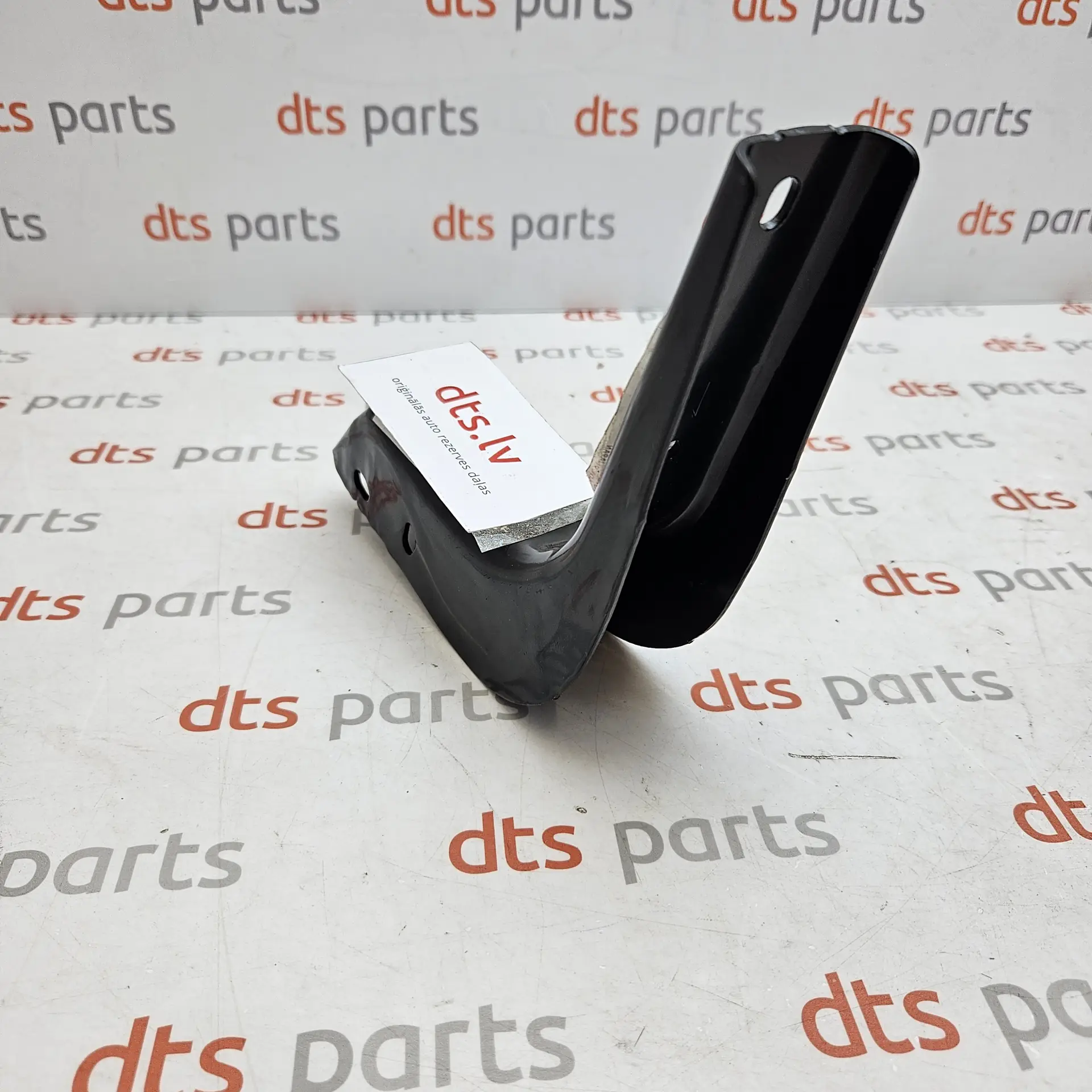 OEM Toyota/Lexus 5179560110 – Center running board mounting bracket