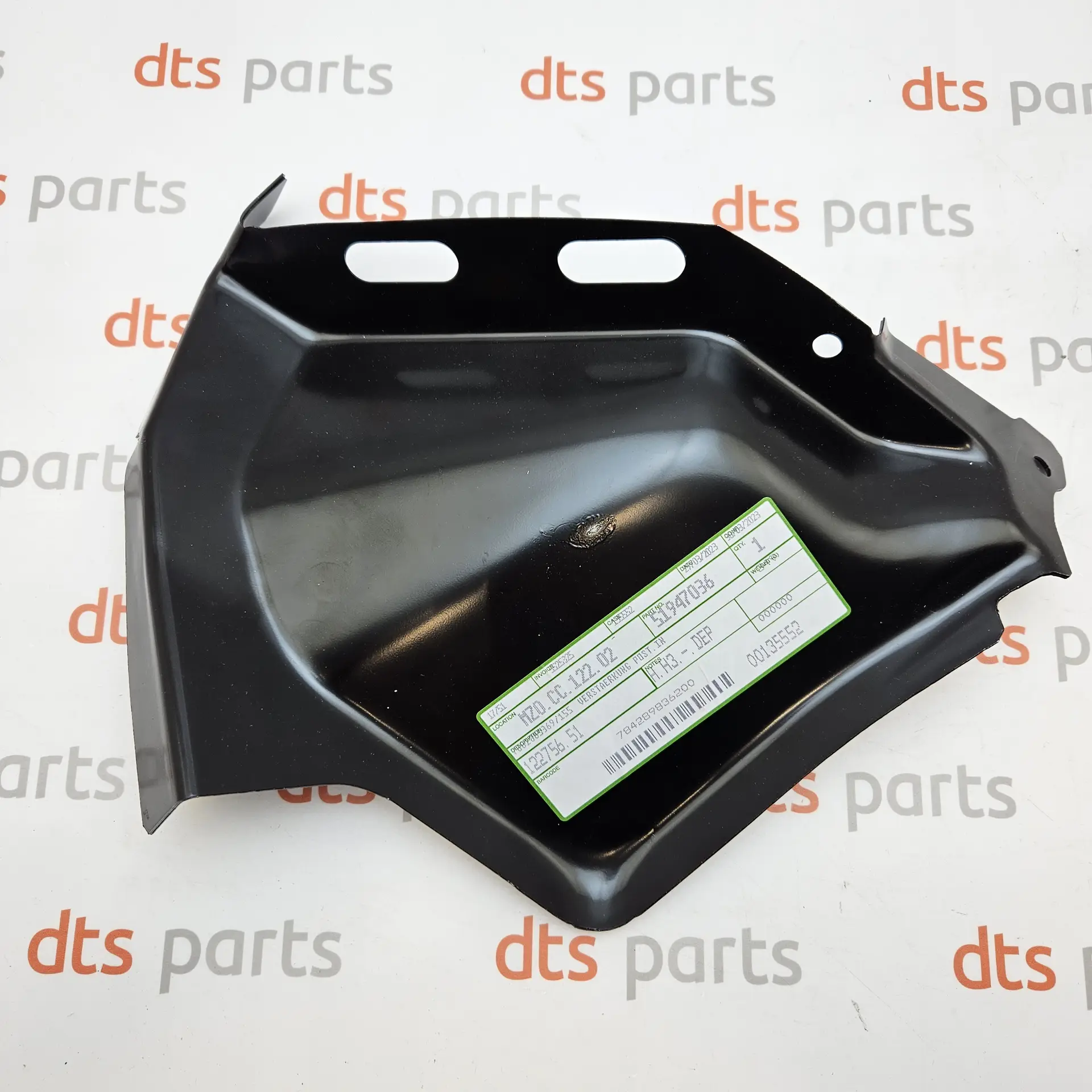OEM Jeep 51947036 – Right side aperture extension panel  2015-2023 Jeep Renegade