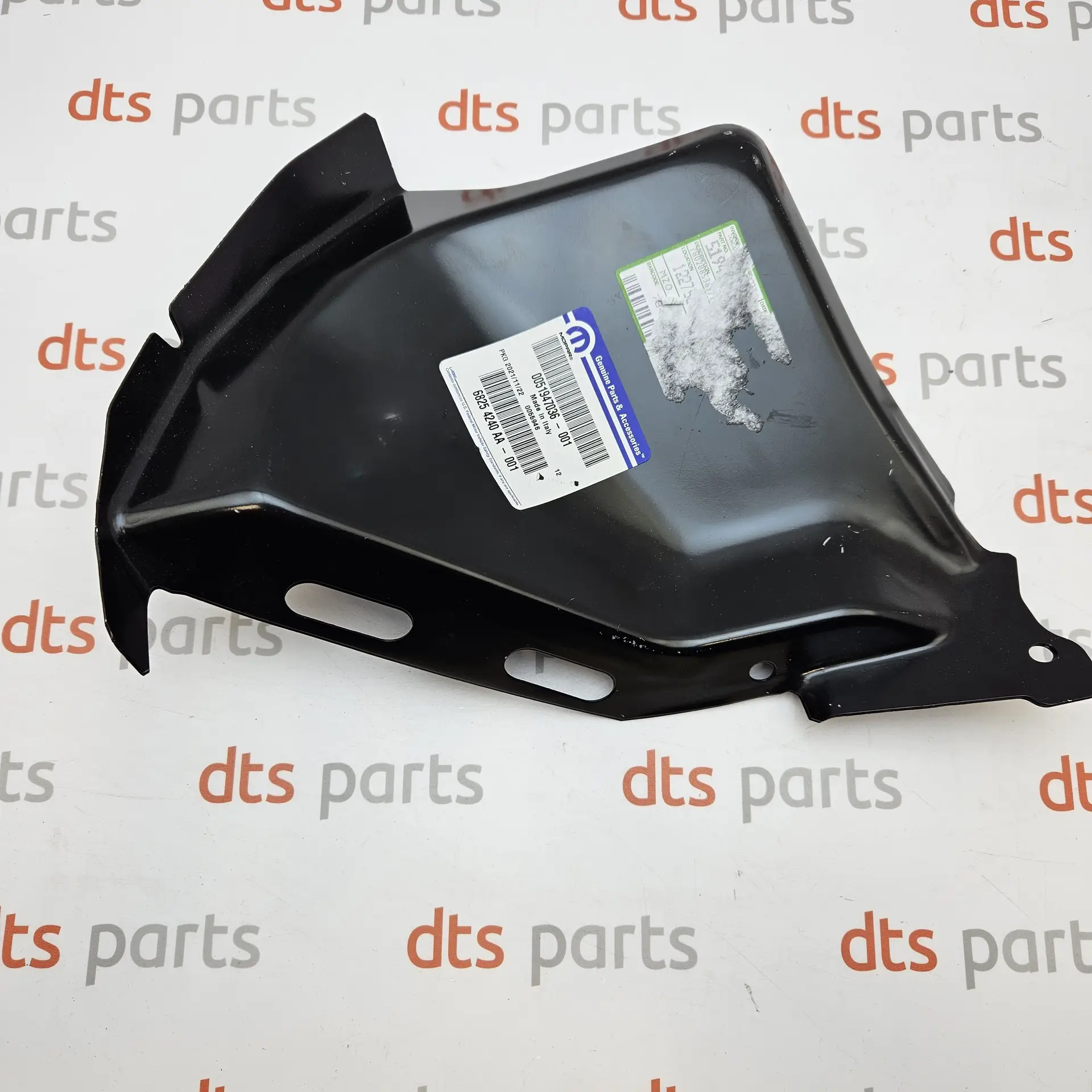 OEM Jeep 51947036 – Right side aperture extension panel  2015-2023 Jeep Renegade