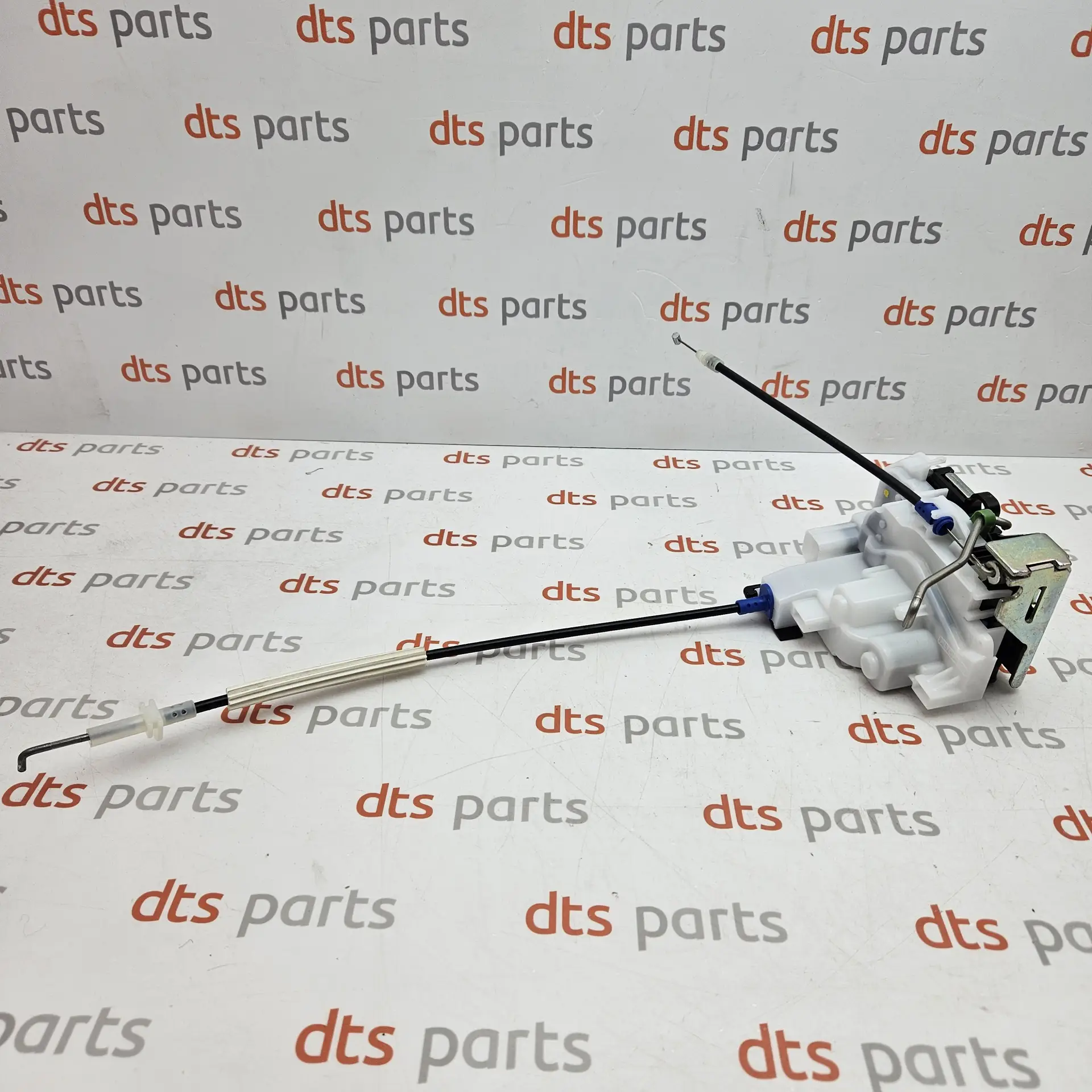 OEM FCA 51975082 – Front door lock