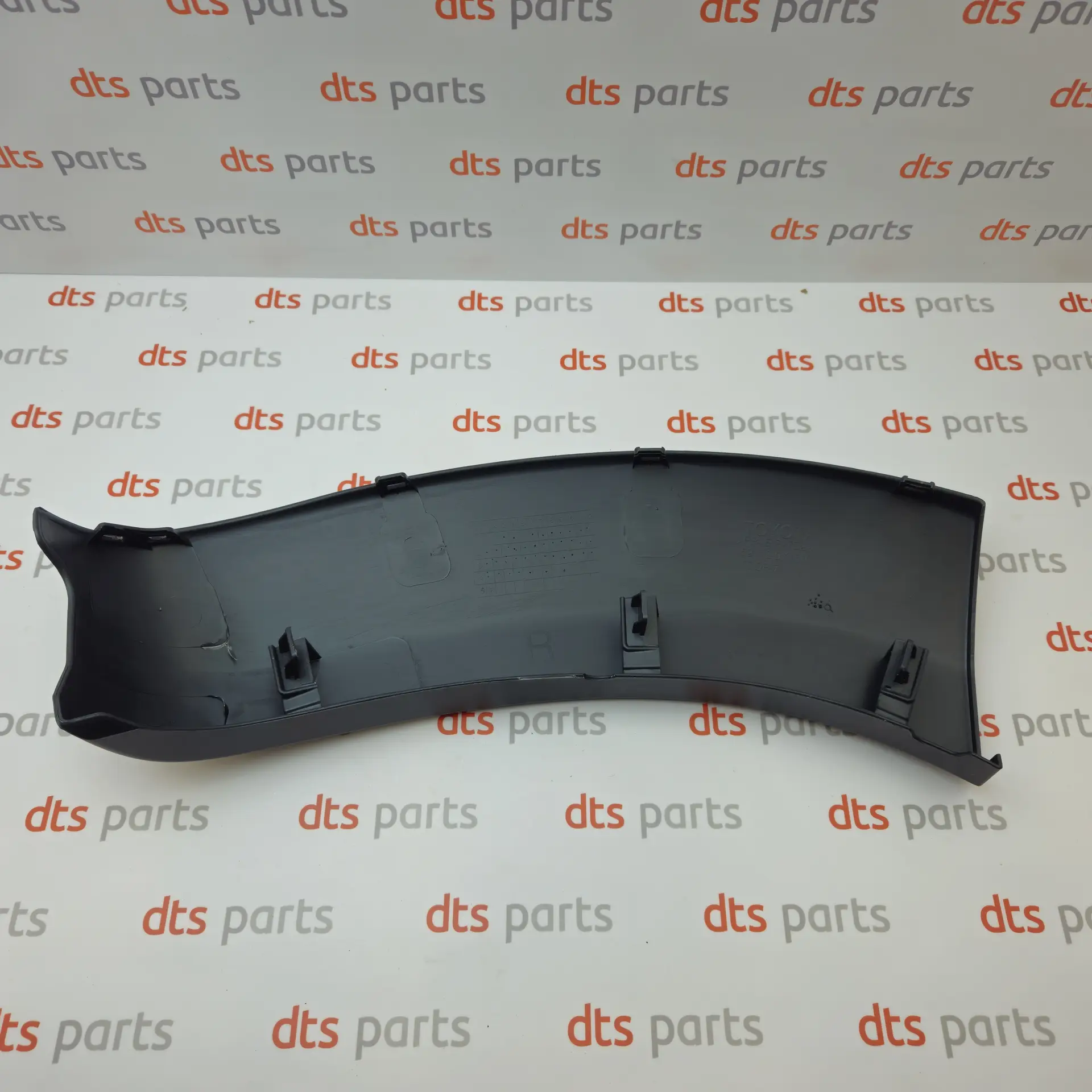 OEM Toyota/Lexus 521120K160 – Front bumper right side trim