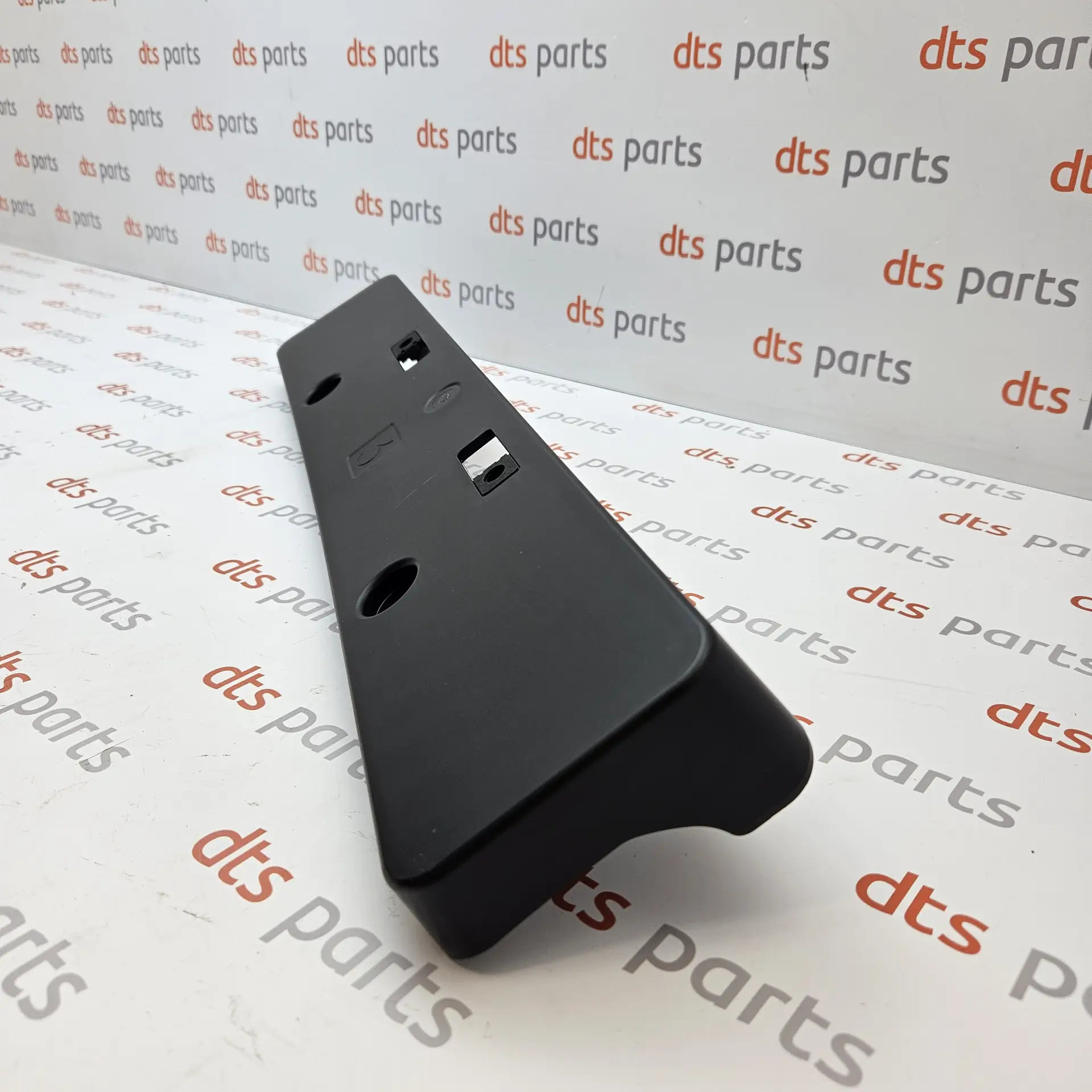 OEM Toyota/Lexus 5211478020 – Front bumper licence plate bracket base