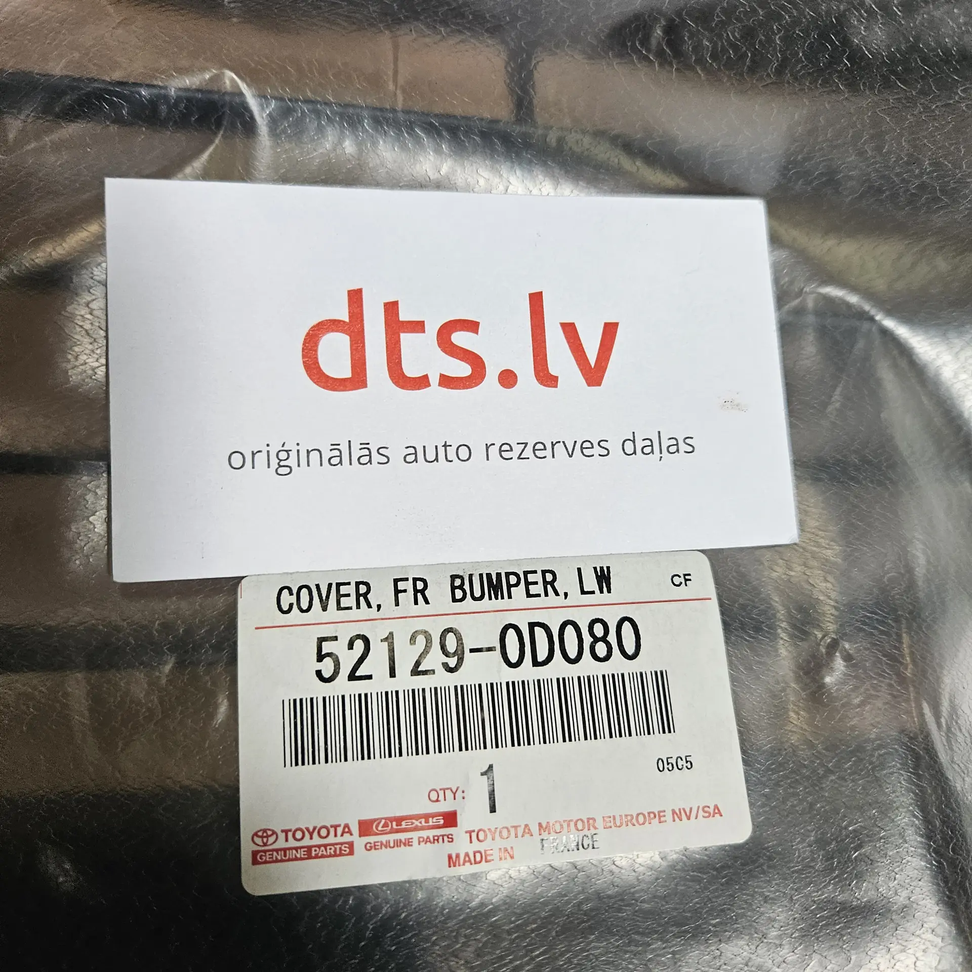 OEM Toyota 521290D080 – Front bumper lower grill