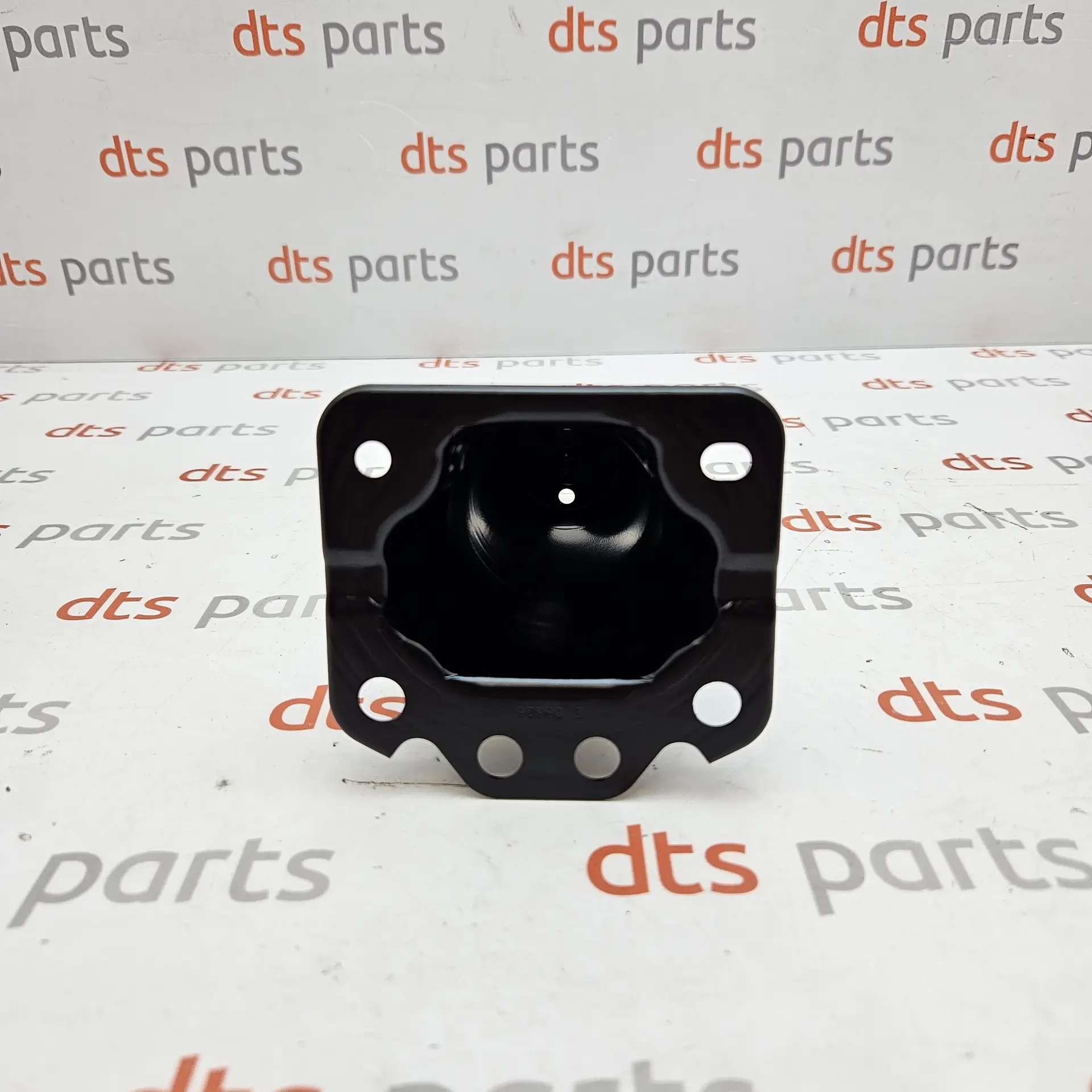 OEM Toyota/Lexus 5213302110 – Front bumper reinforcement bracket