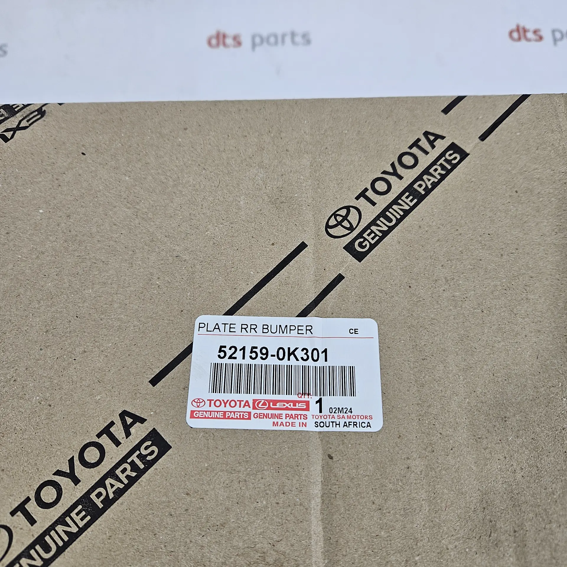 OEM Toyota 521590K301 – Rear bumper middle section step