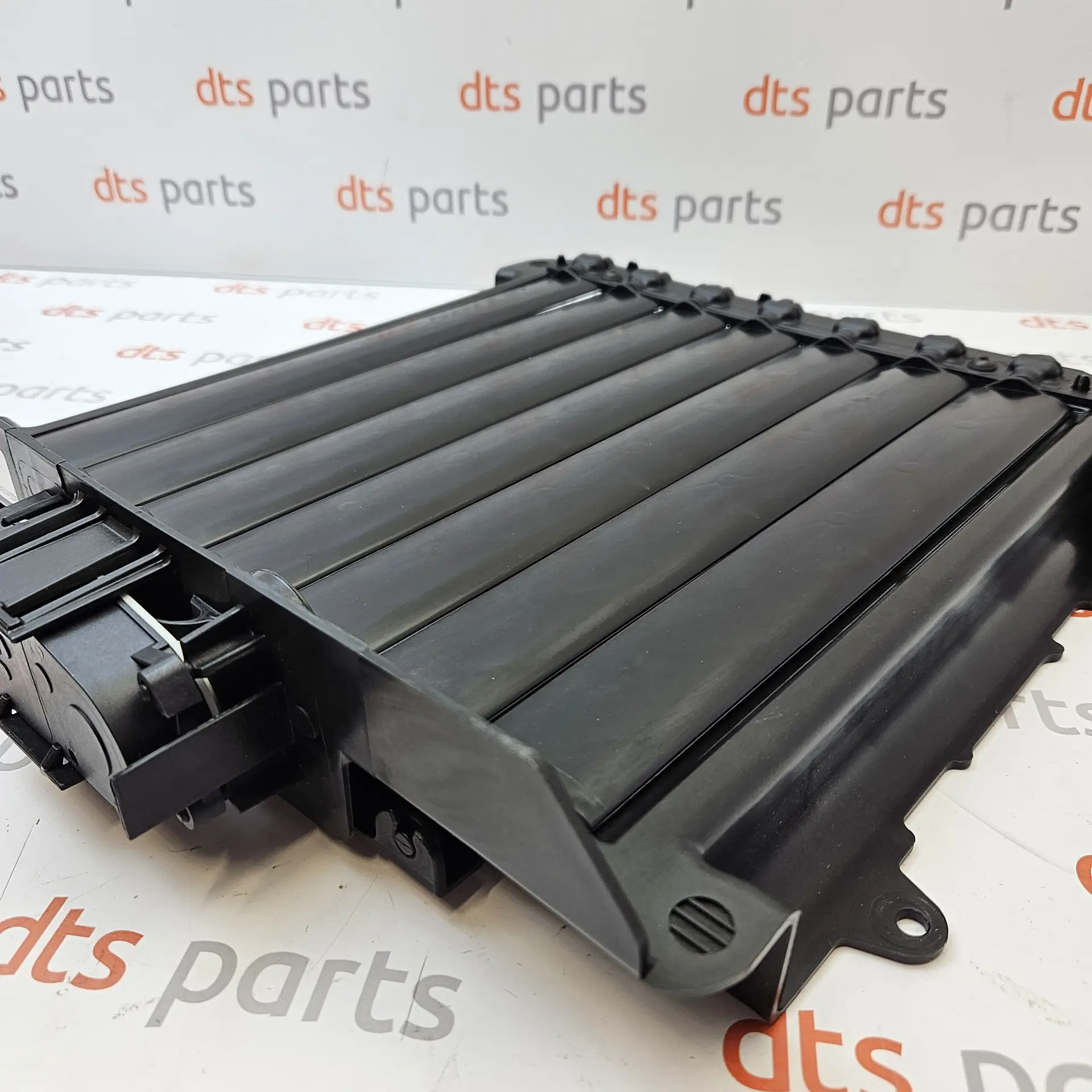 OEM Land Rover 523123500 – Front left lower radiator active grille shutter assembly