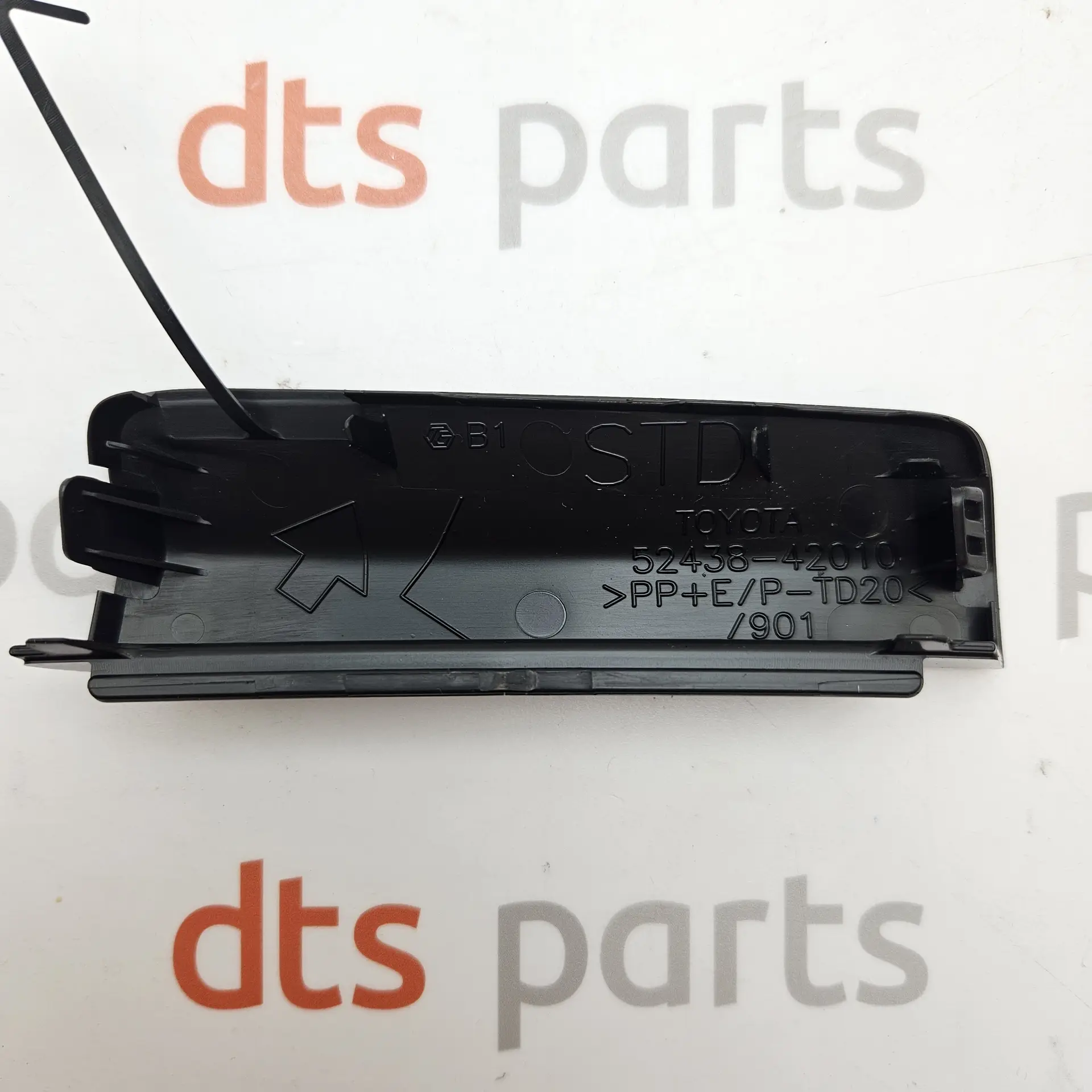 OEM Toyota 5243842901 – Front left Tow hook cover