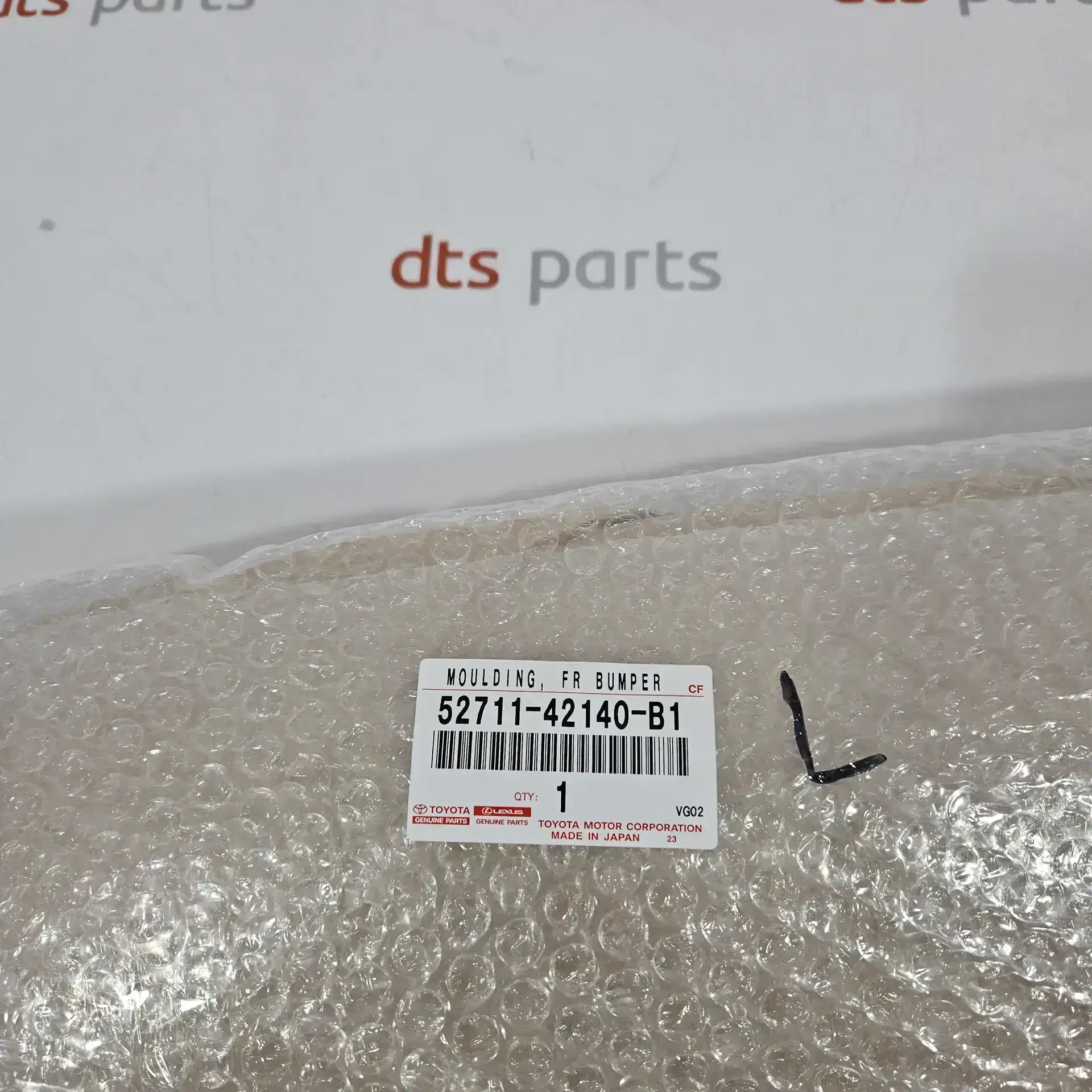 OEM Toyota 5271142140B1 – Front bumper molding  2021-2024 Toyota RAV4