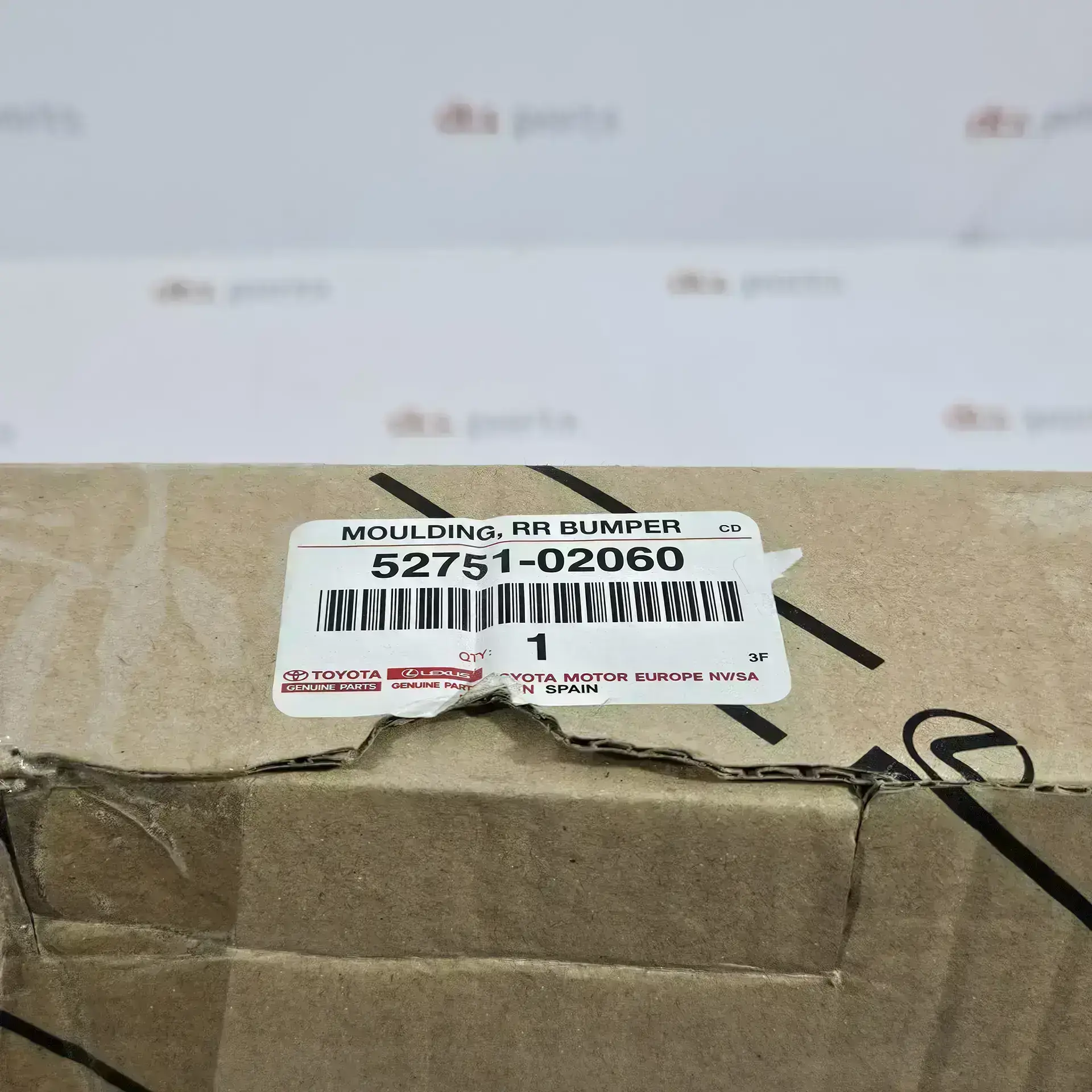 OEM Toyota 5275102060 – Rear bumper chrome moulding