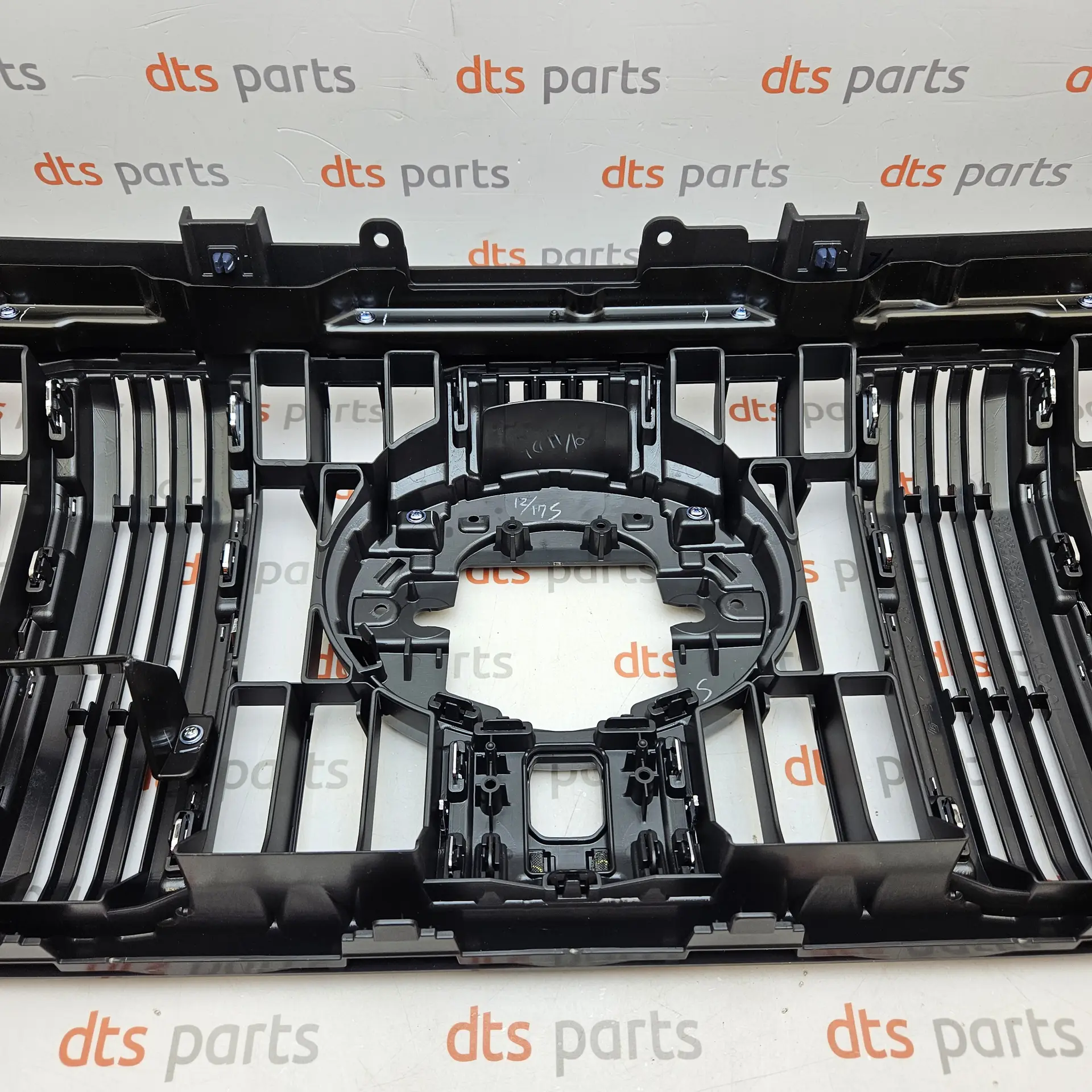 OEM Toyota 5310160970 – Grille Sub-Assembly, Radiator